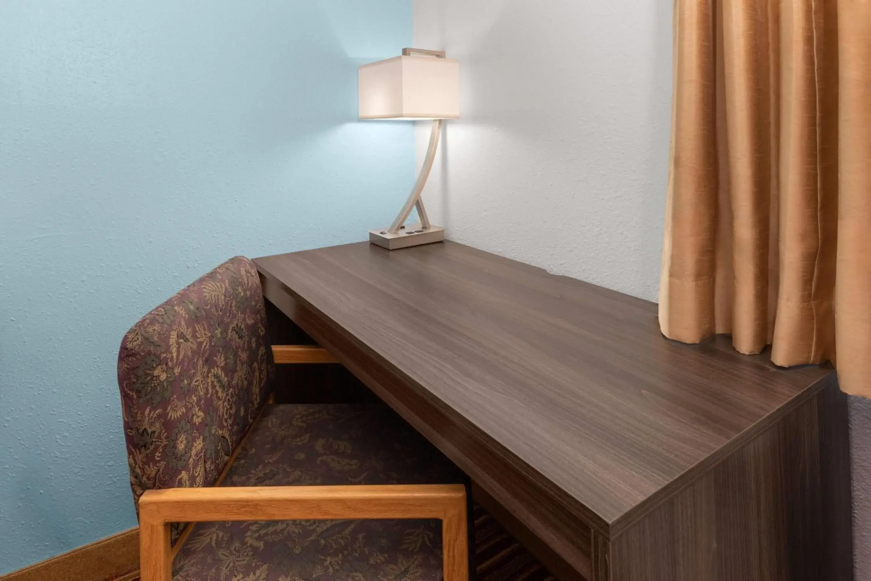 King Room - Disability Access/Non-Smoking in Super 8 by Wyndham Rock Port MO King Room - Disability Access/Non-Smoking in Super 8 by Wyndham Rock Port MO