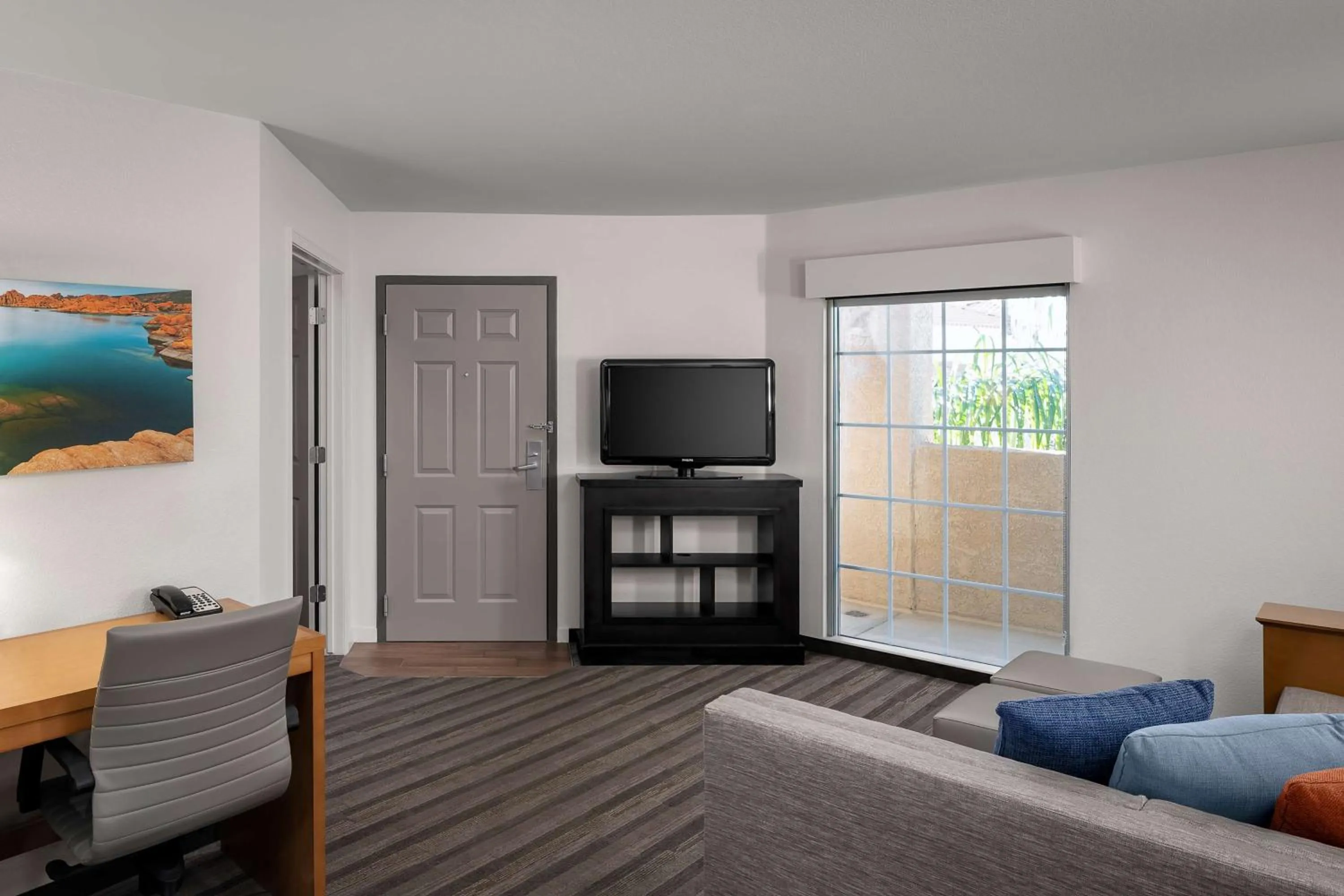 Photo of the whole room in Hyatt House Scottsdale Old Town