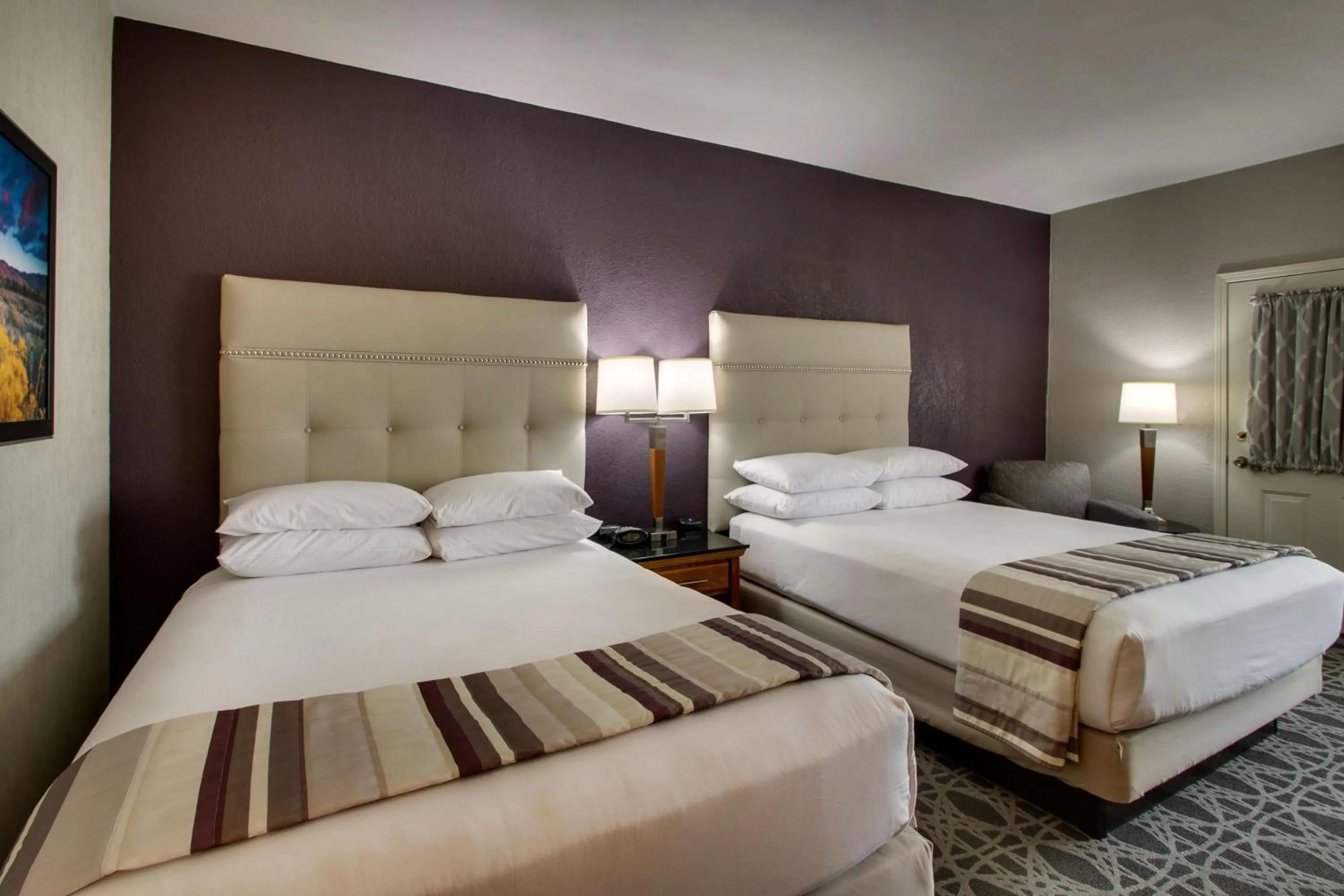 Photo of the whole room, Bed in Drury Inn & Suites Albuquerque North