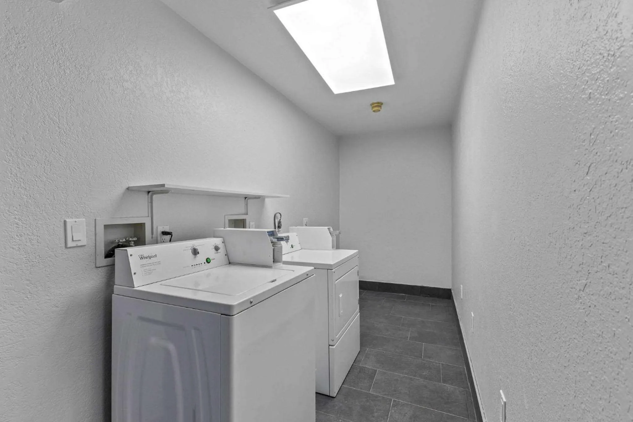 Photo of the whole room in Motel 6 Brighton CO Denver Northeast