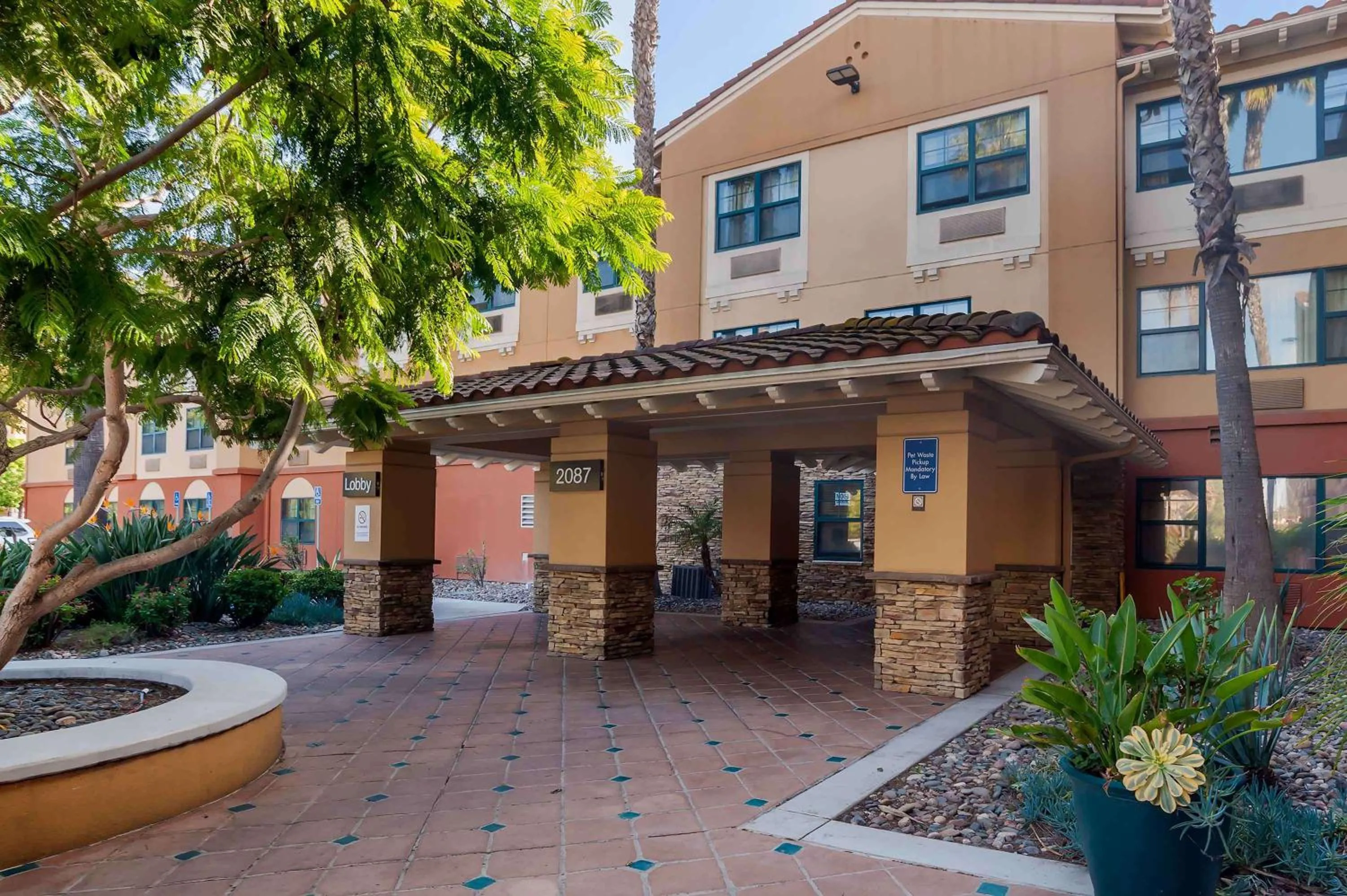 Property Building in Extended Stay America Suites - San Diego - Hotel Circle