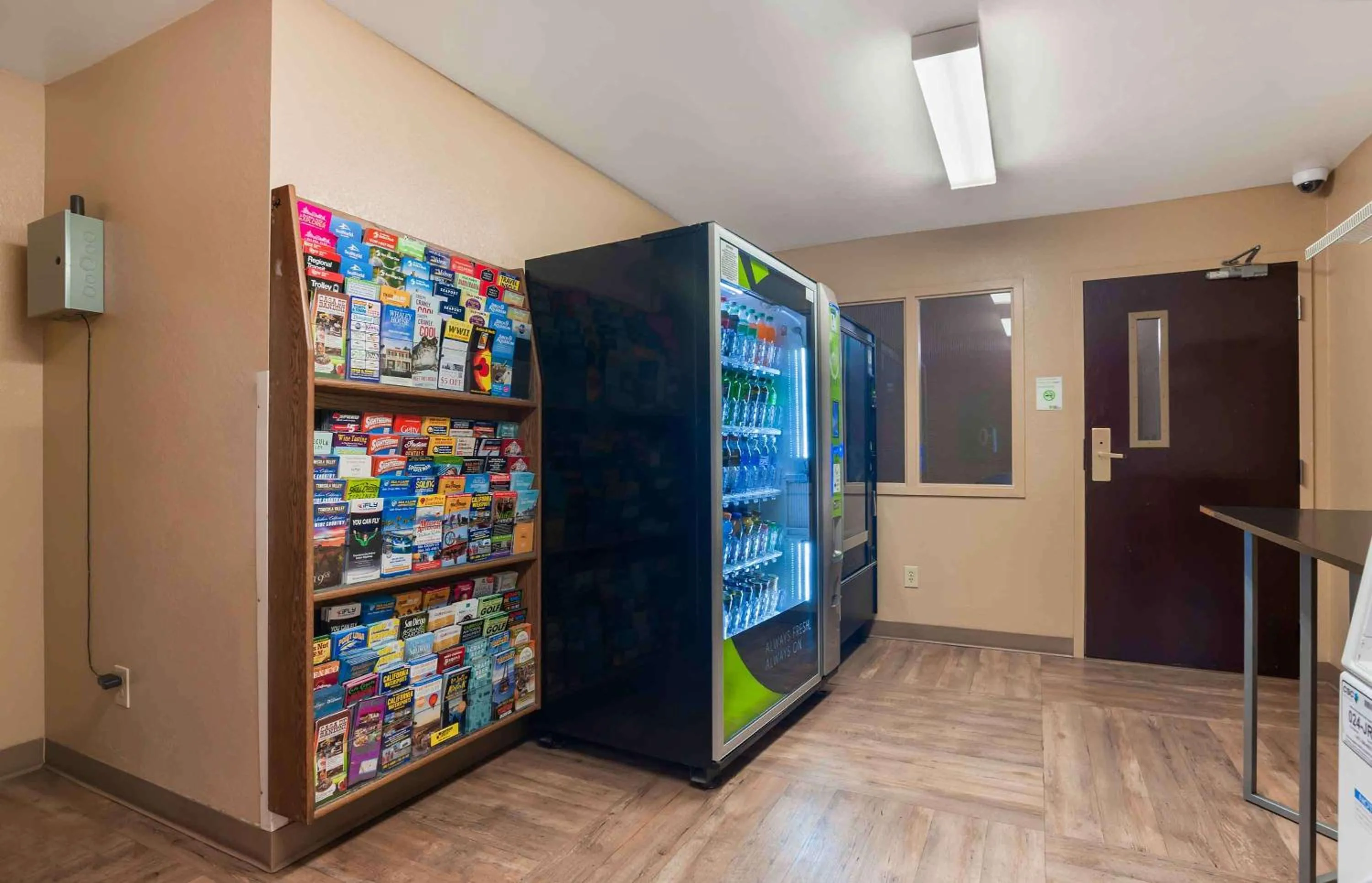 Property building in Extended Stay America Suites - San Diego - Hotel Circle