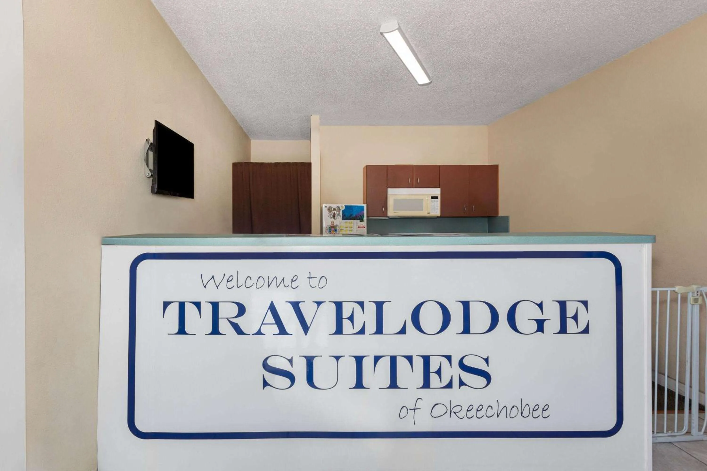 Lobby or reception in Travelodge Suites by Wyndham Lake Okeechobee
