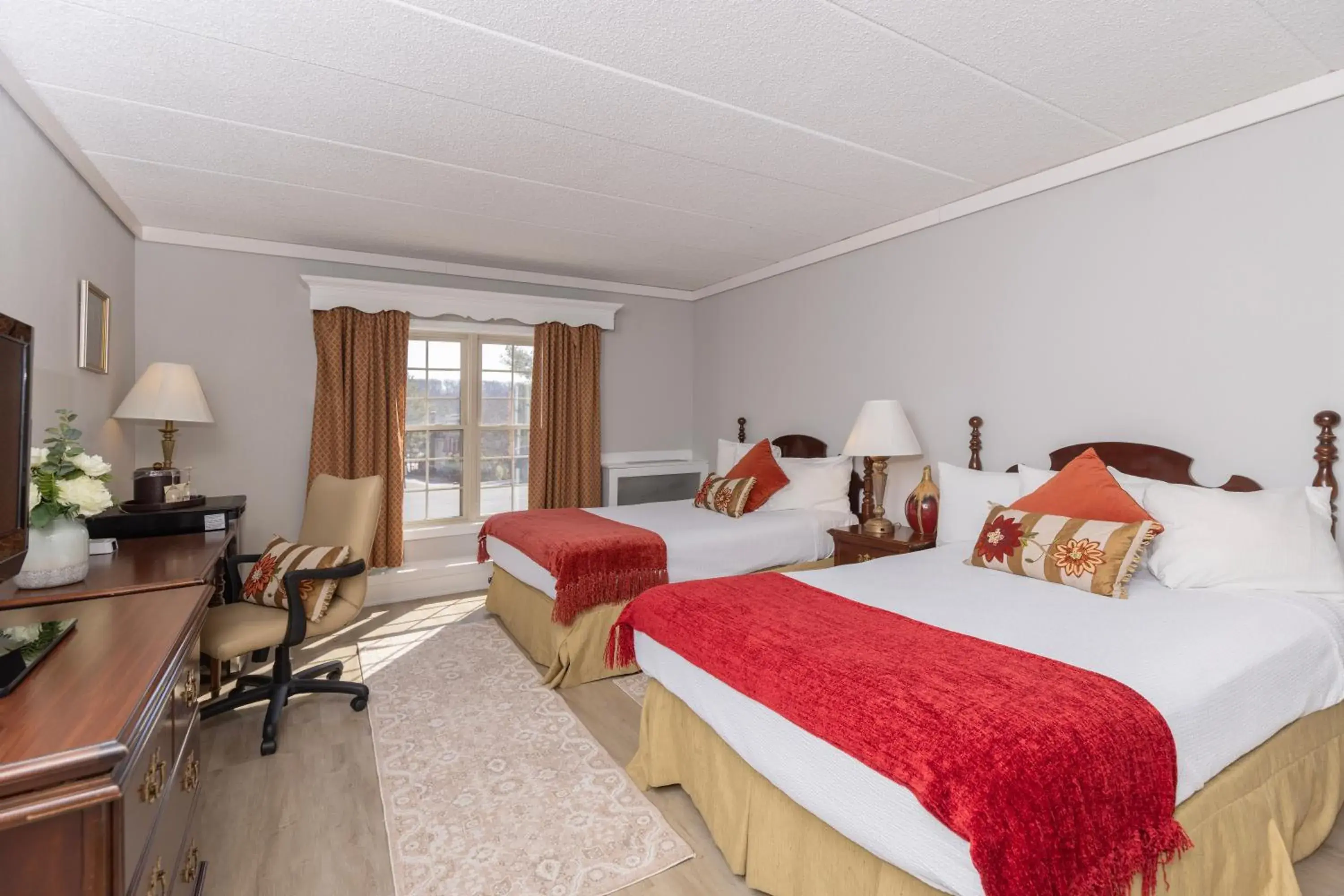 Deluxe Double Room with Two Double Beds in Brandywine River Hotel Deluxe Double Room with Two Double Beds in Brandywine River Hotel