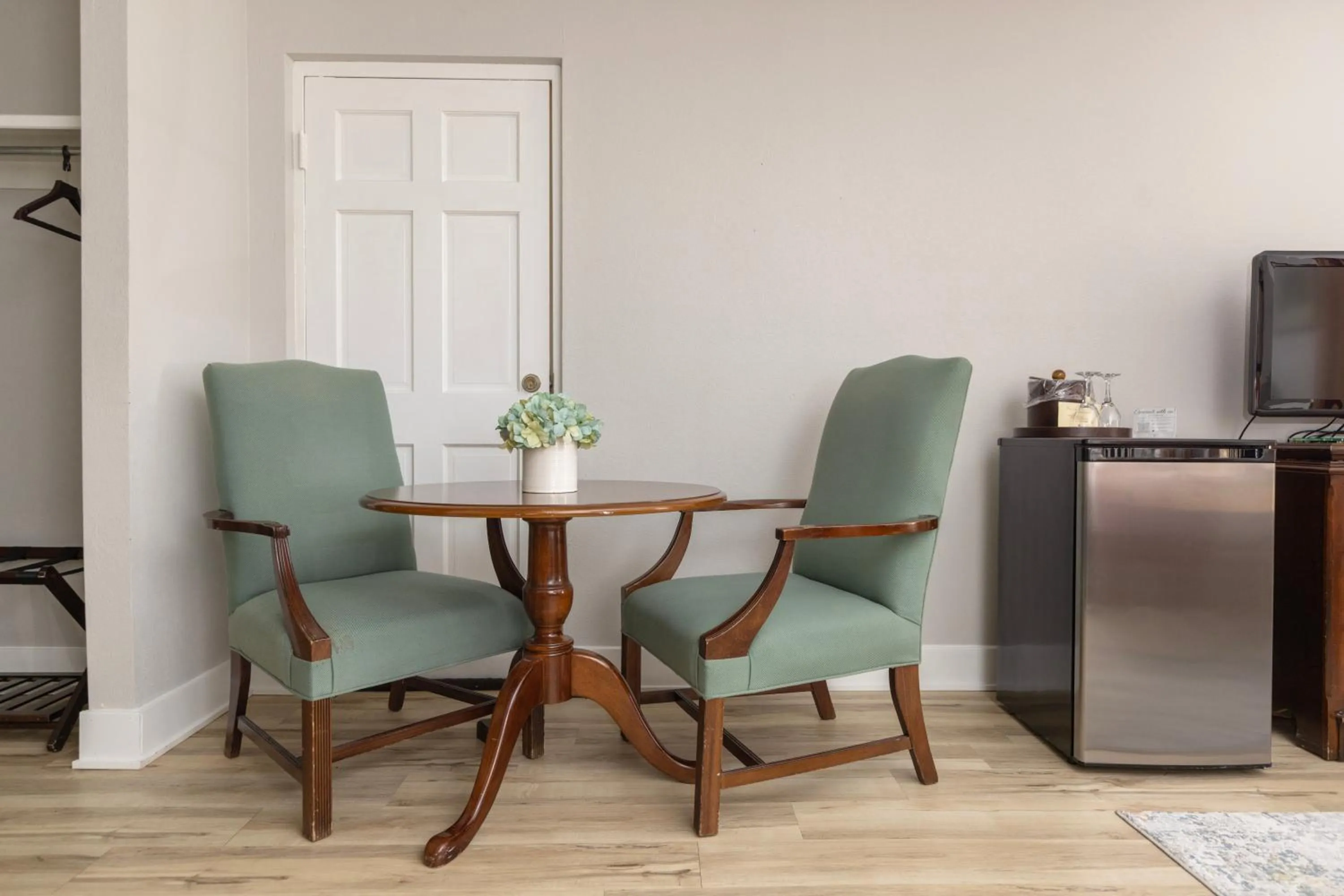 Living room in Brandywine River Hotel