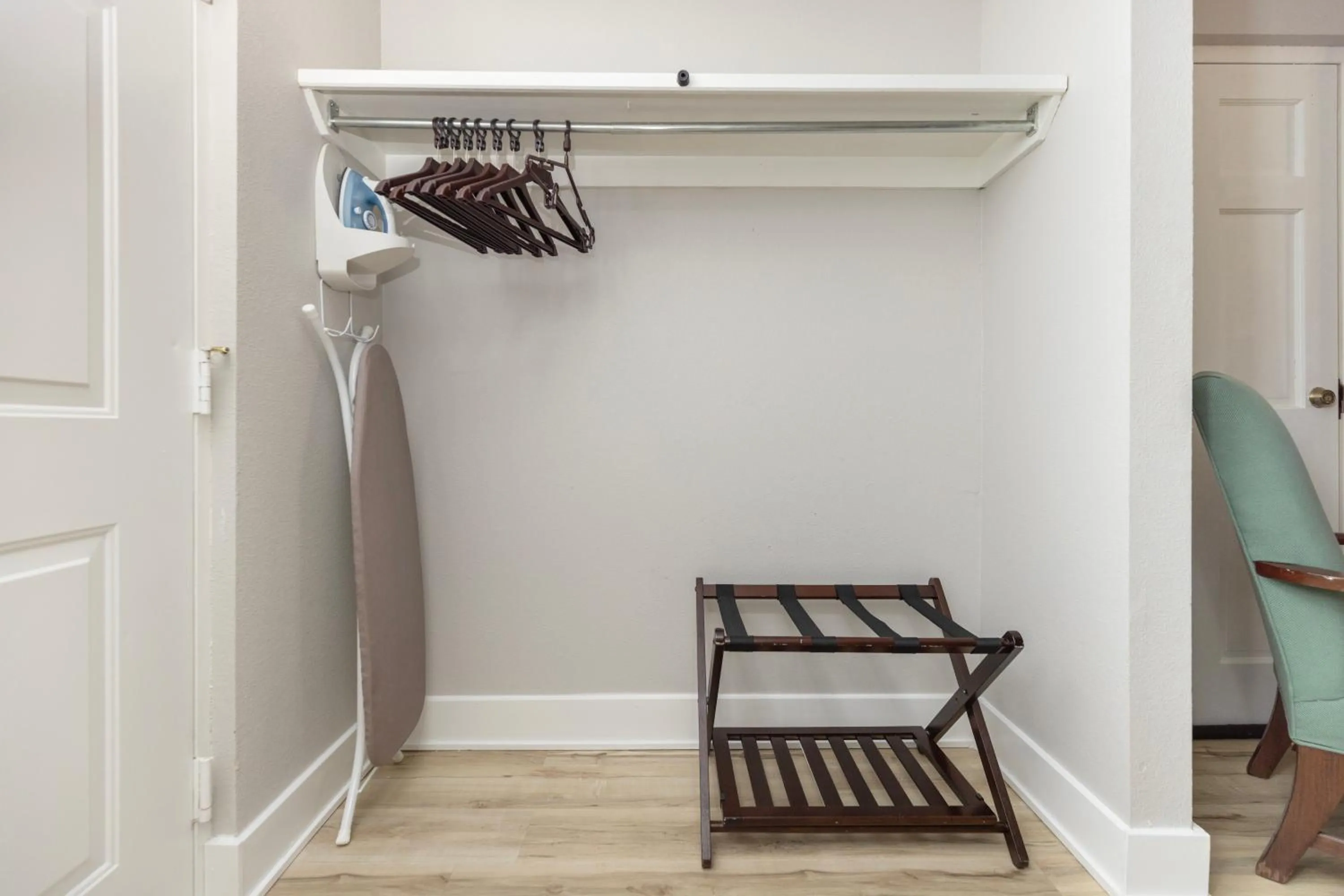 wardrobe in Brandywine River Hotel