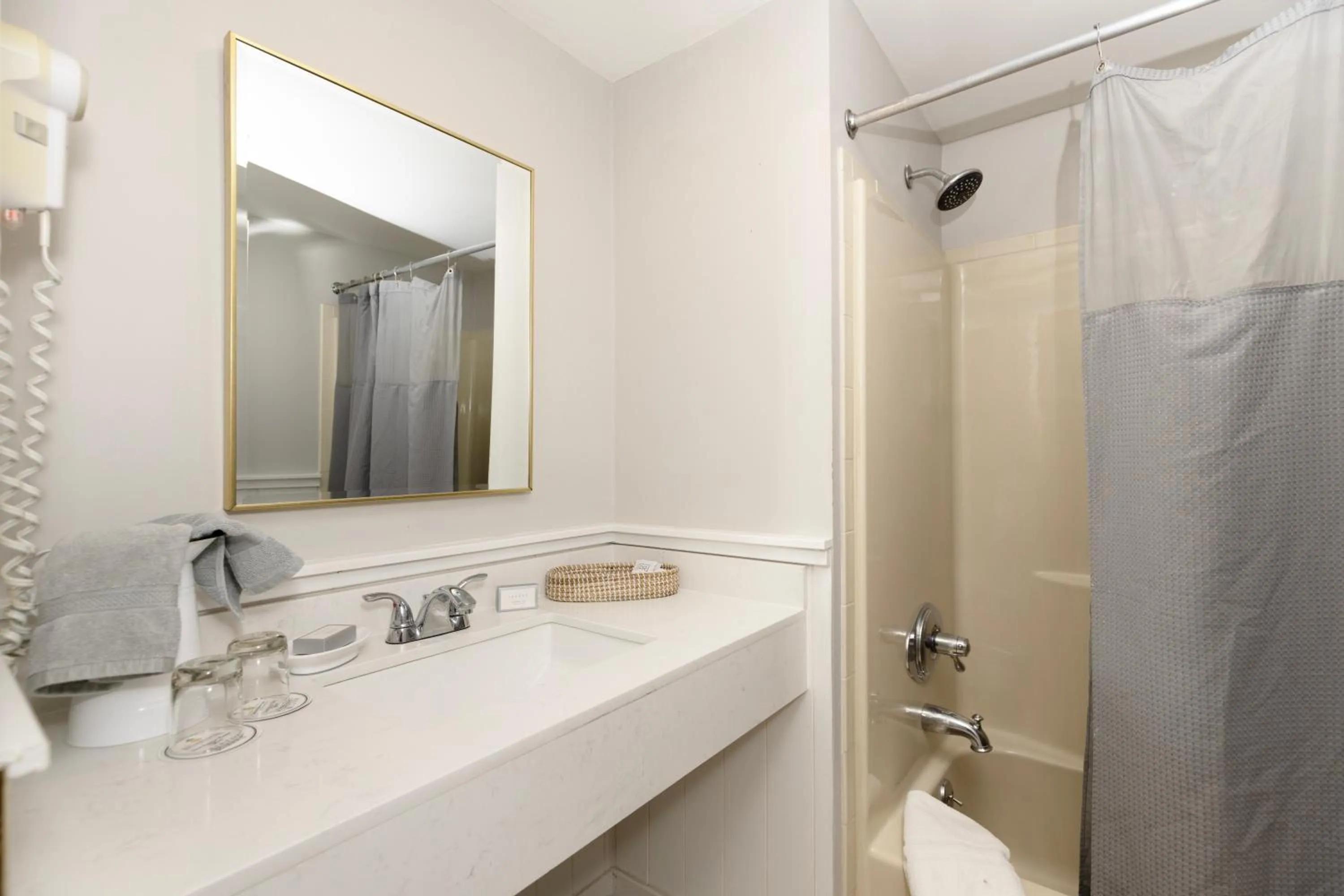 Shower in Brandywine River Hotel