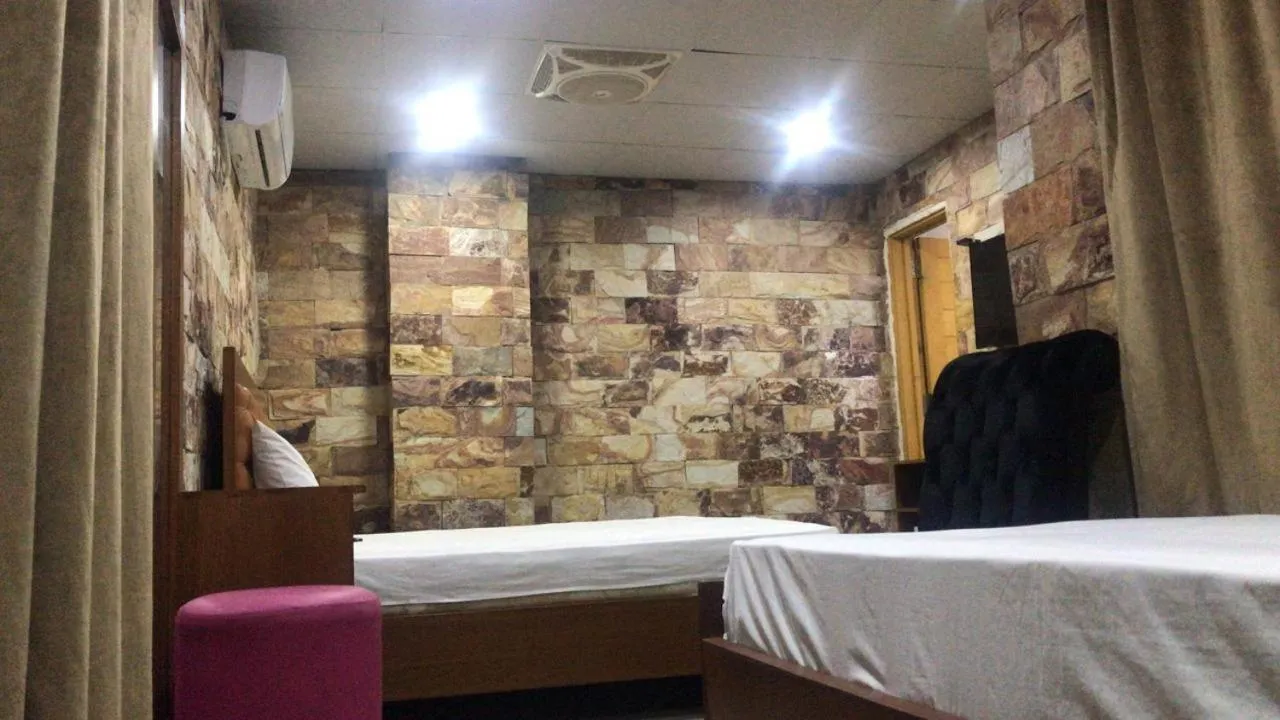 TV and multimedia, Bed in Hotel Vista Inn DHA