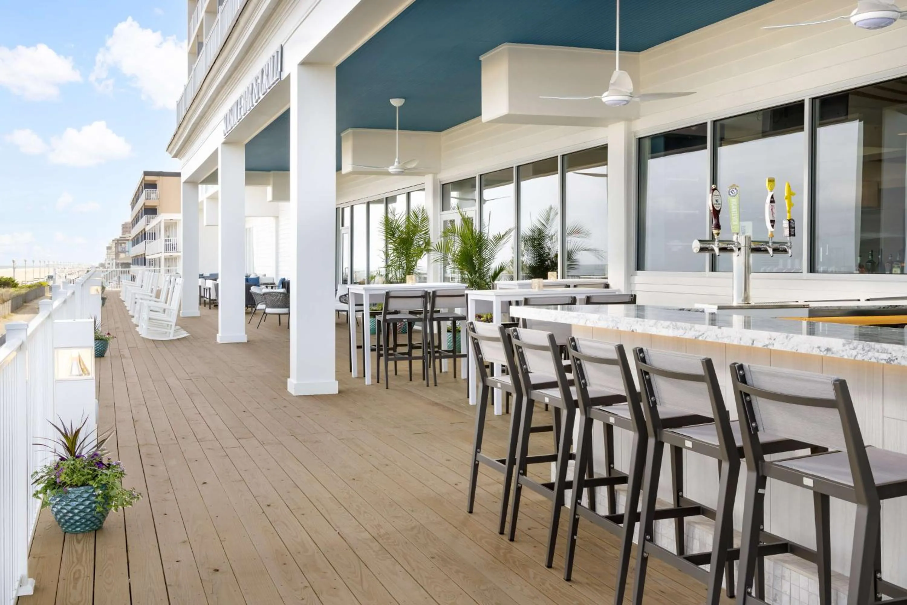 Lounge or bar in Hilton Garden Inn Ocean City Oceanfront