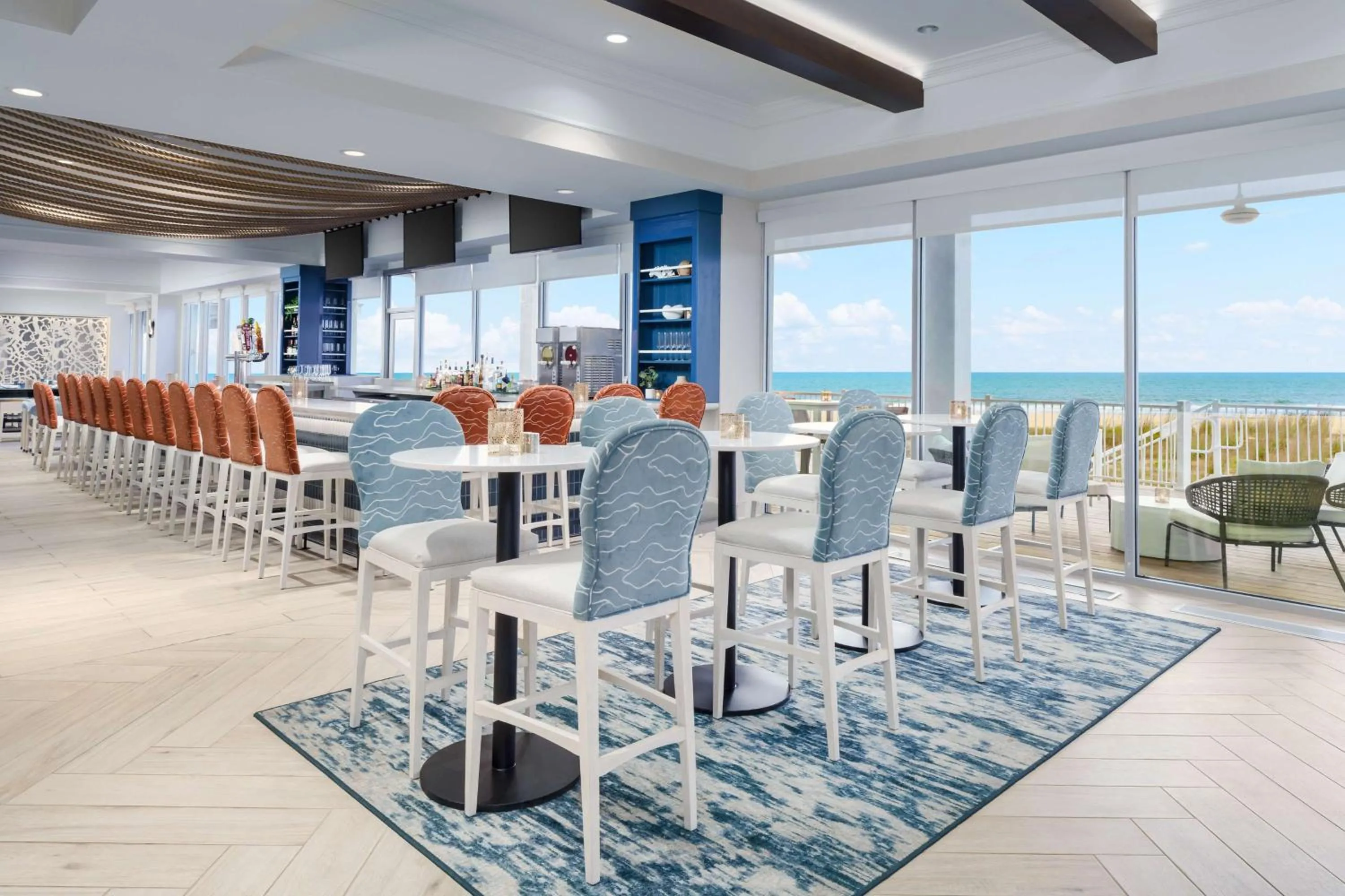 Lounge or bar in Hilton Garden Inn Ocean City Oceanfront