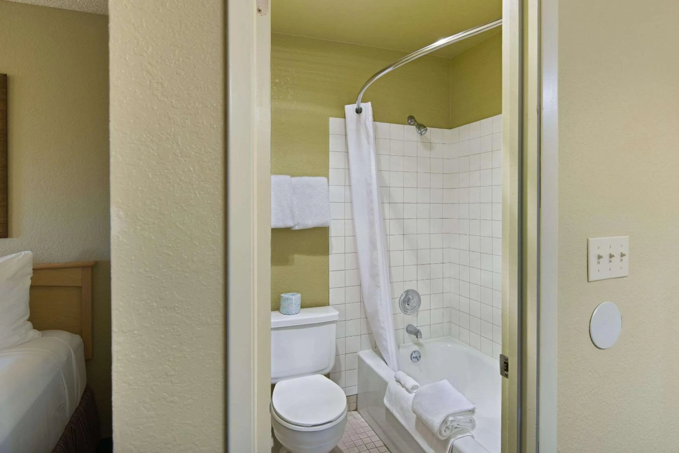 Bathroom in Oxnard Inn Lancaster