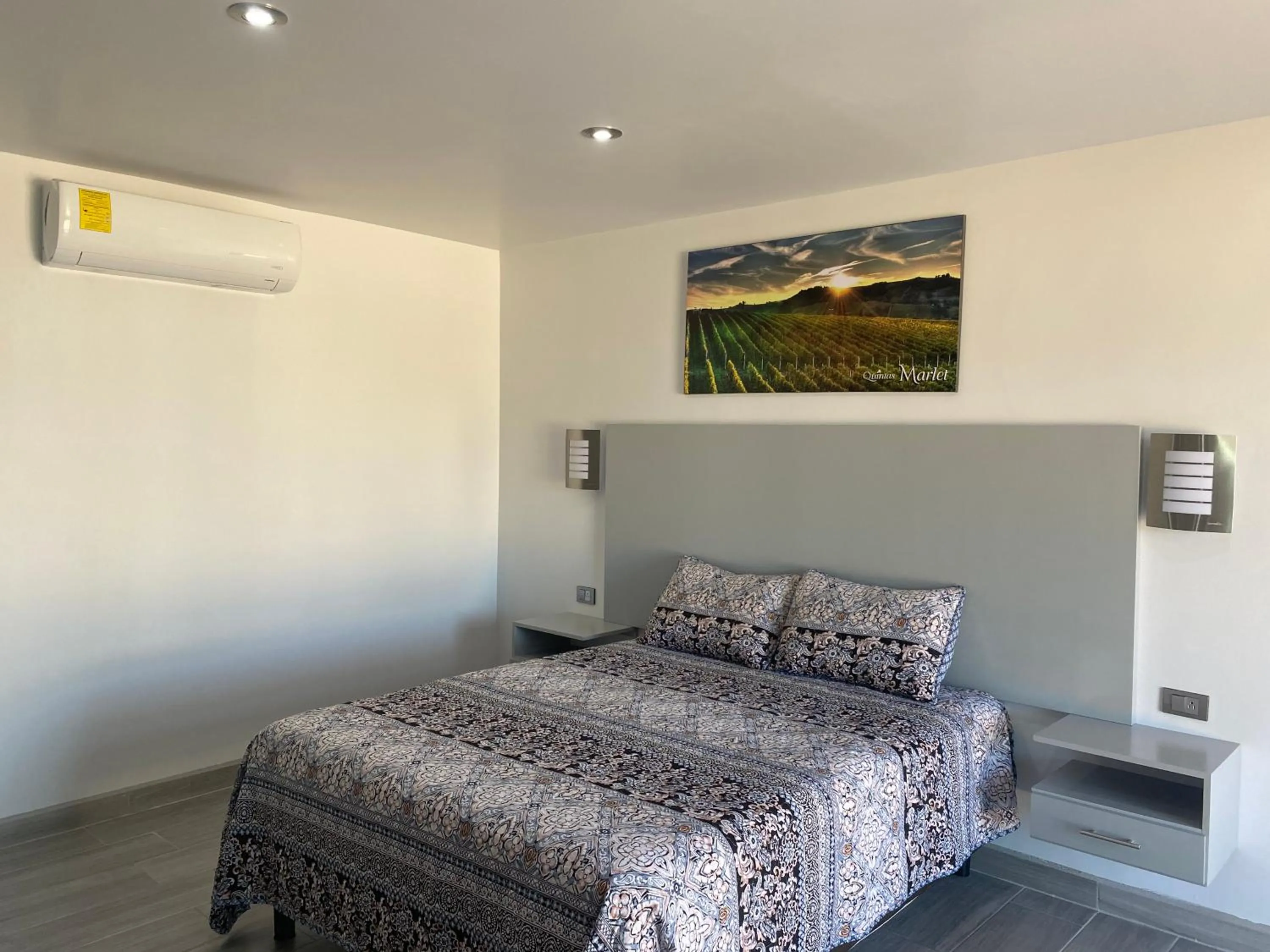 Bed in Quintas Marlet en la ruta del vino