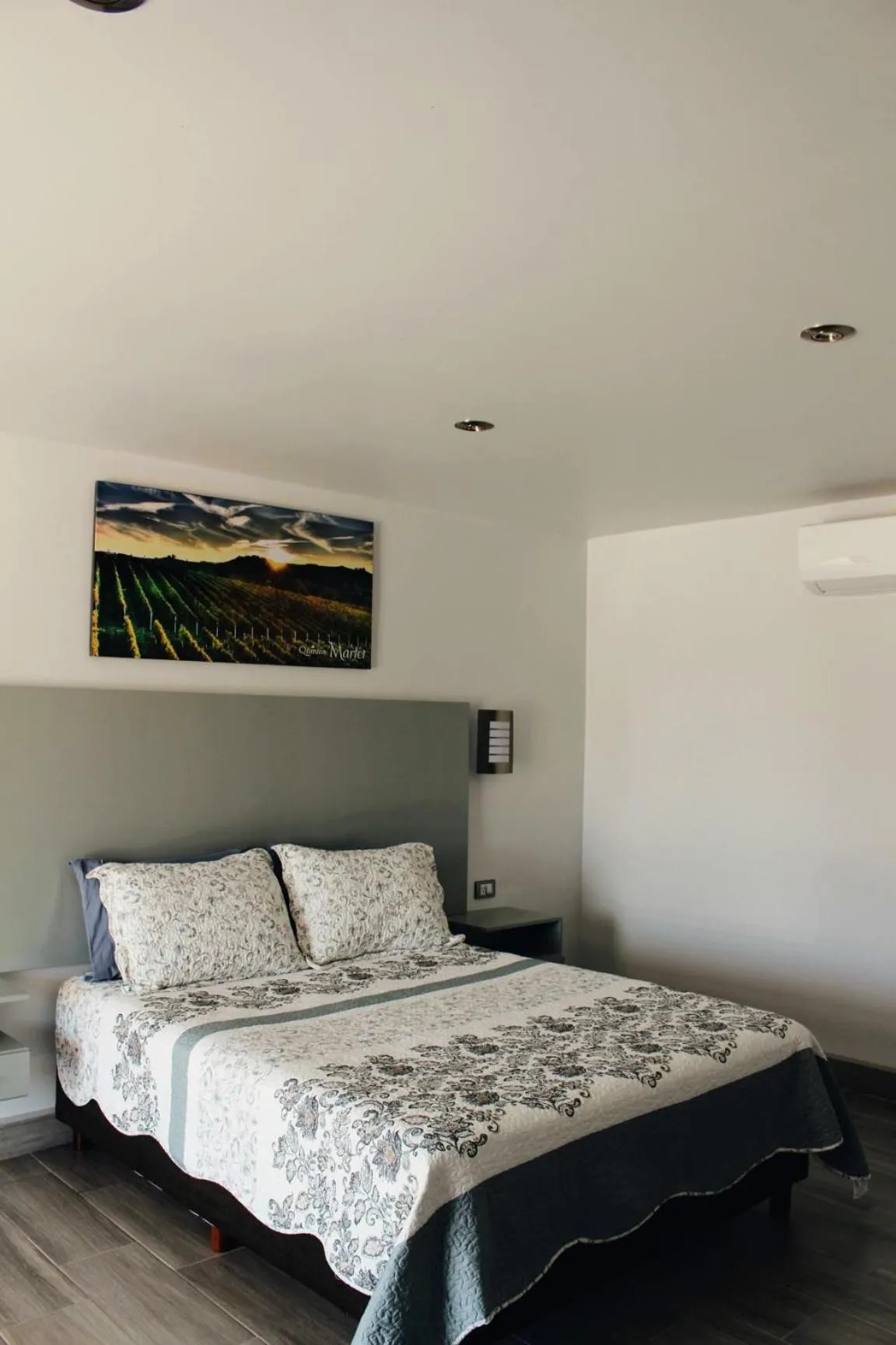 Bed in Quintas Marlet en la ruta del vino