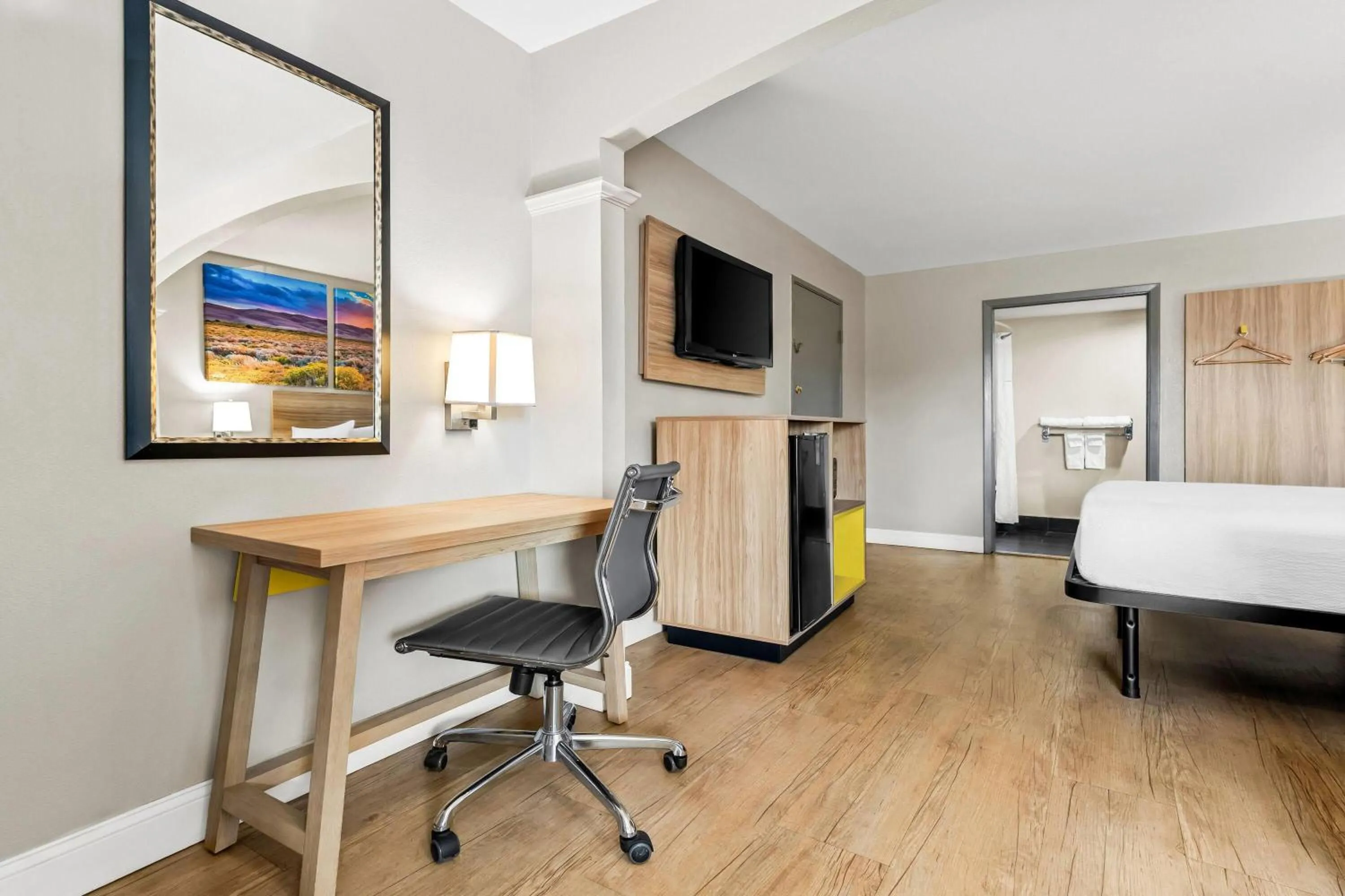 Bed in Days Inn by Wyndham Nacogdoches/SFA University/Downtown