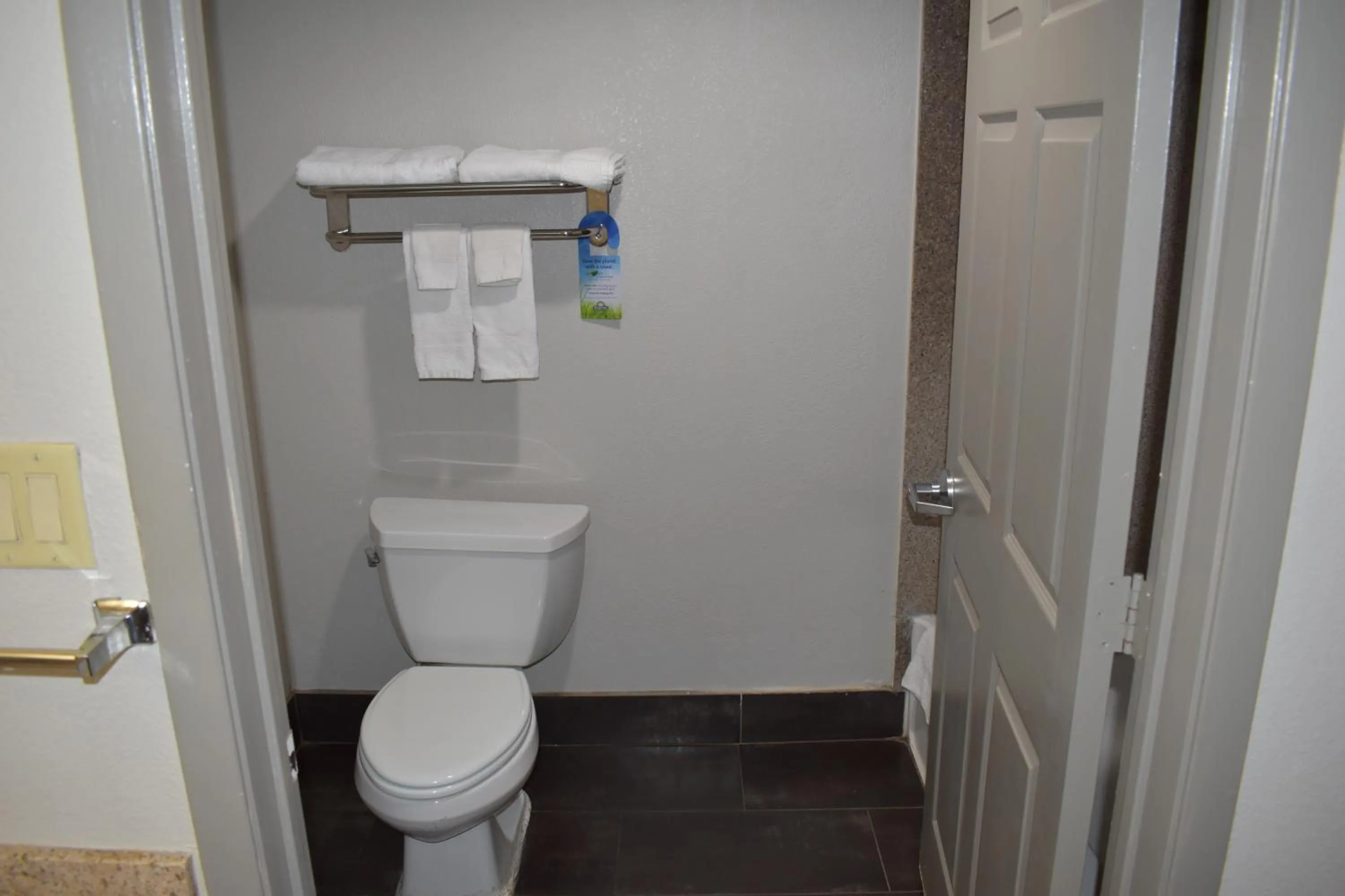 Bathroom in Days Inn by Wyndham Nacogdoches/SFA University/Downtown