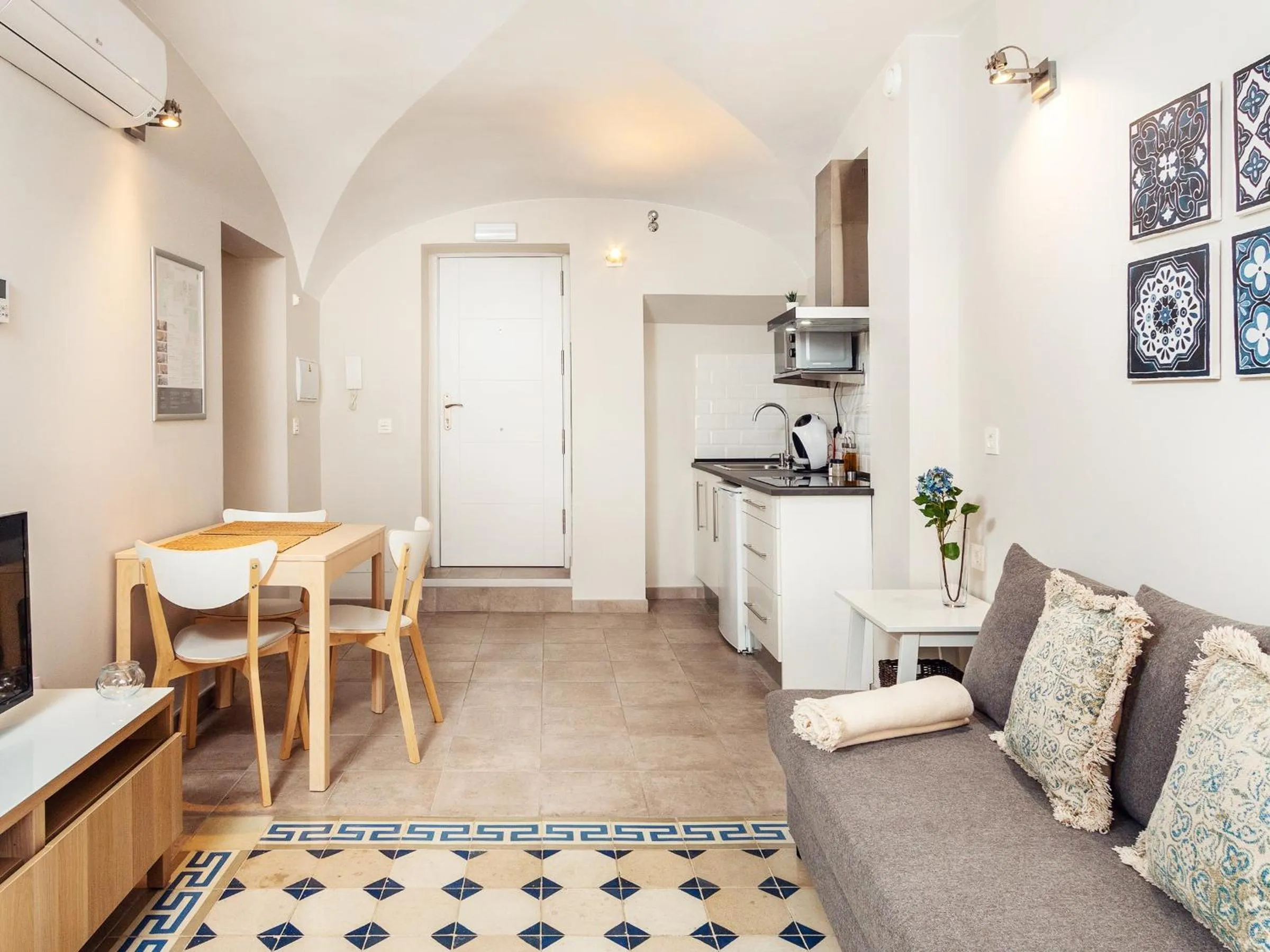 Kitchen or kitchenette in Apartamentos Plaza Mayor 35