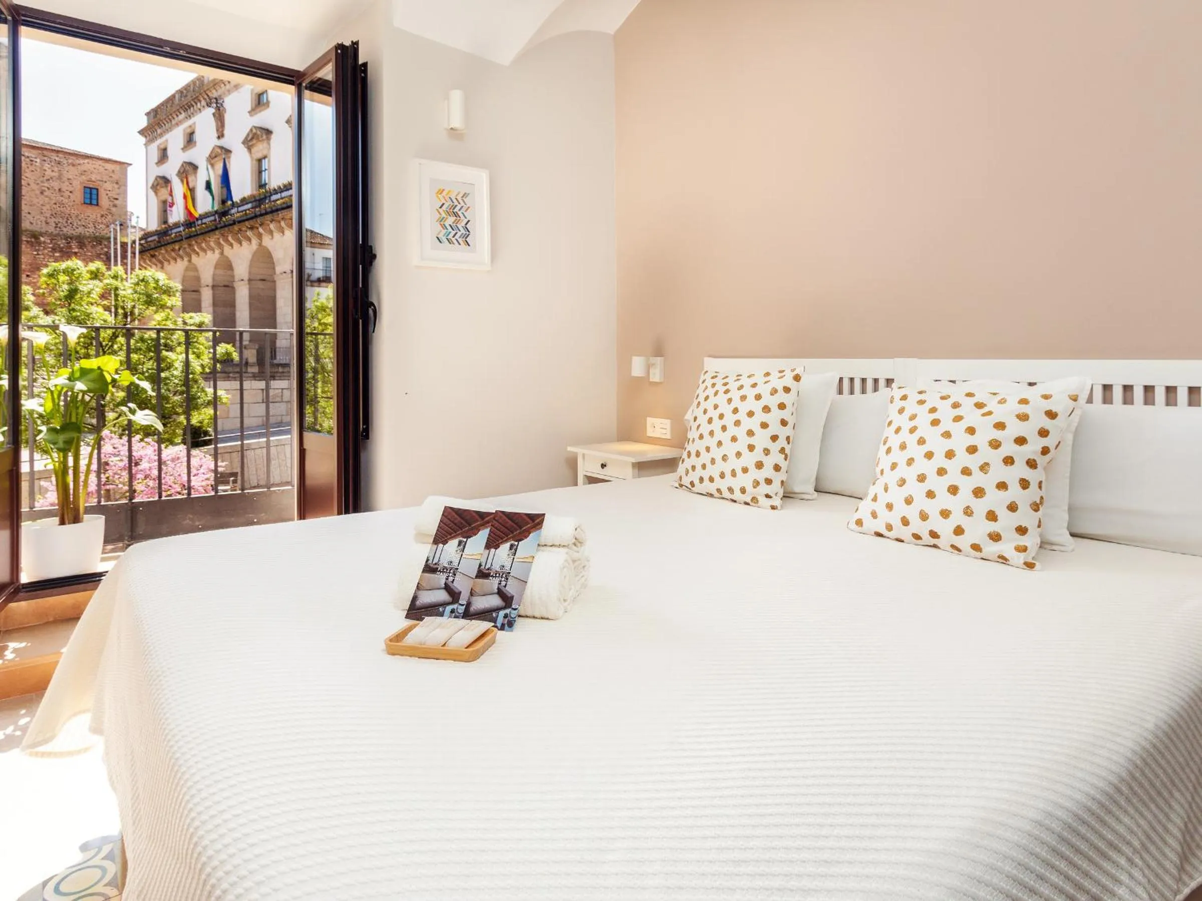 Bed in Apartamentos Plaza Mayor 35