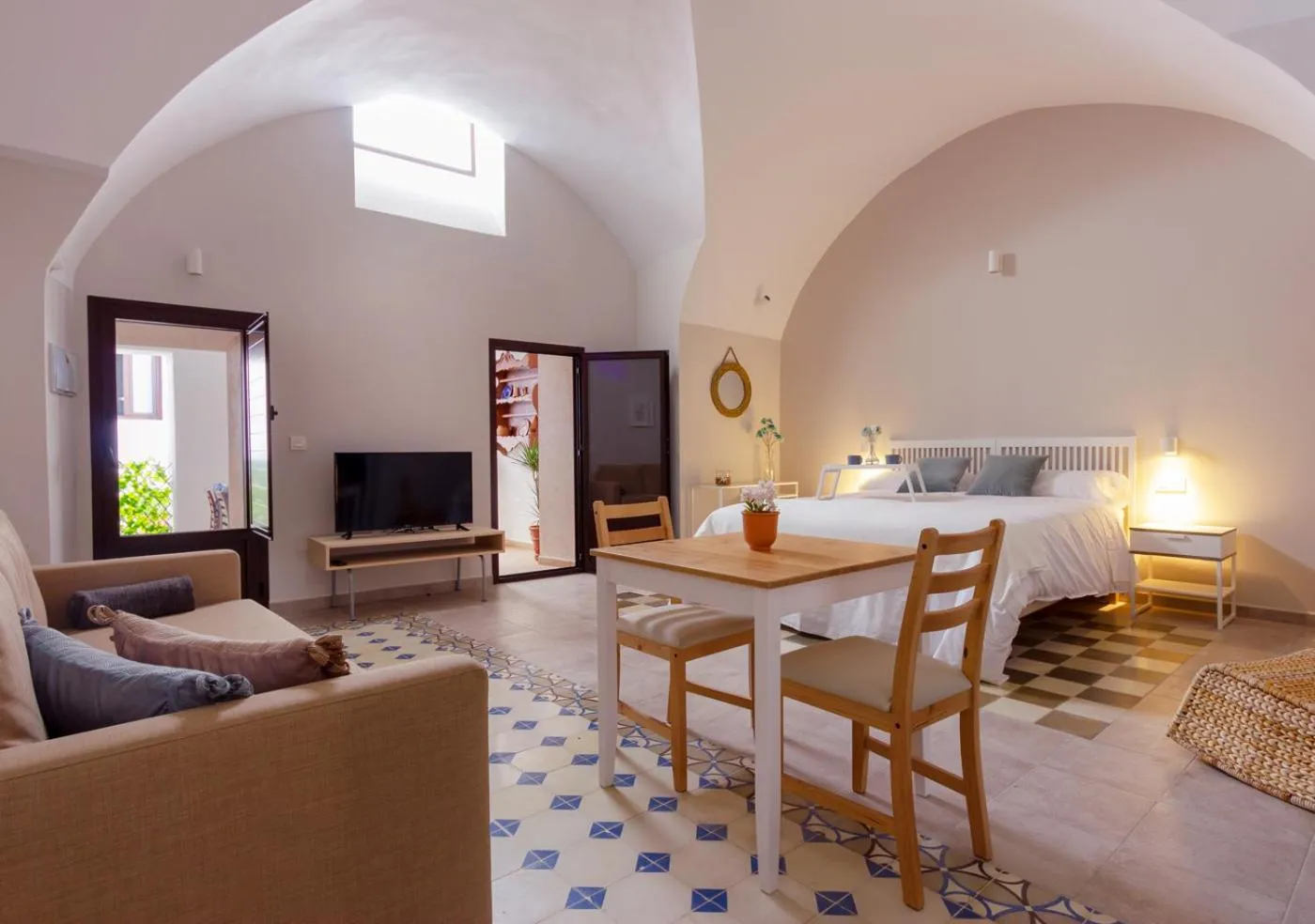 TV and multimedia in Apartamentos Plaza Mayor 35