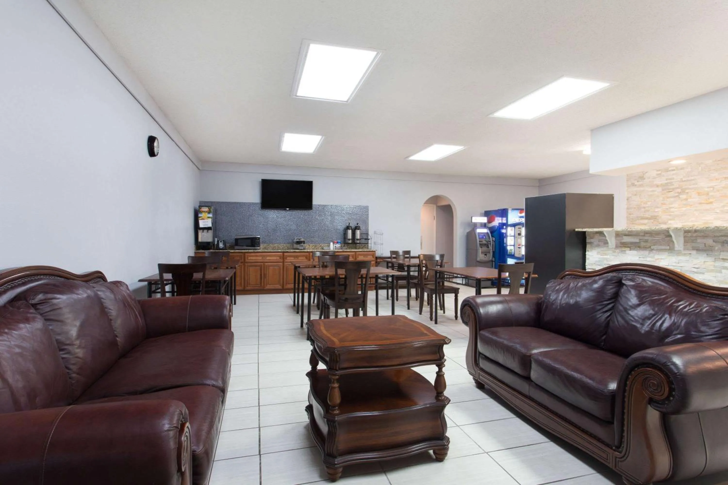 Lobby or reception in Knights Inn - Plant City