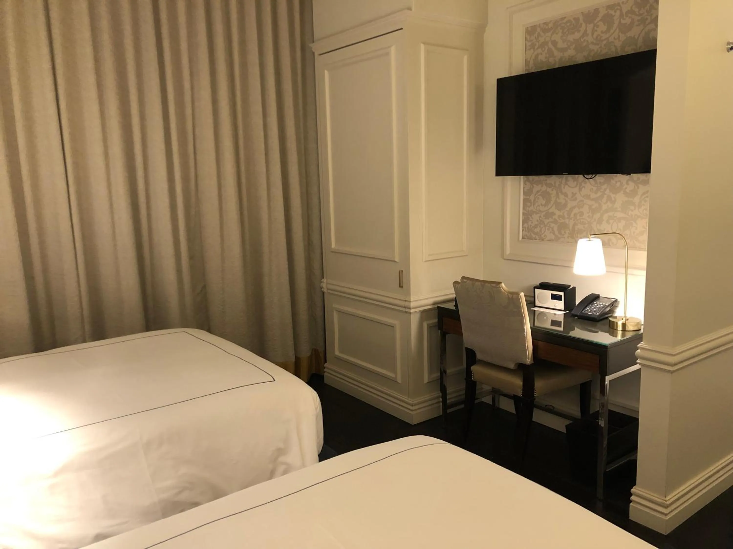 Bed in The Adelphi Hotel