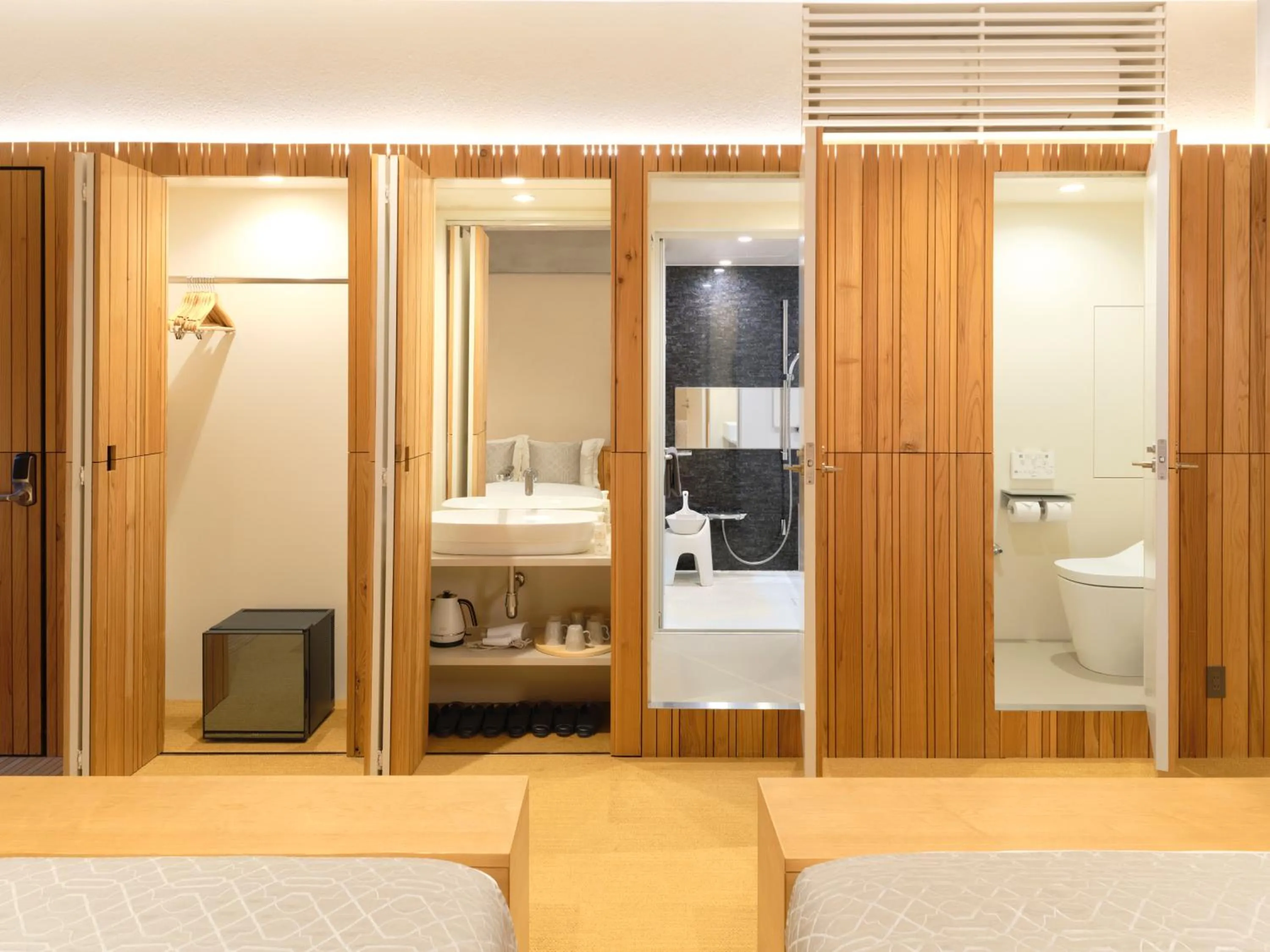 Shower in Sakura Cross Hotel Tokyo Kayabacho