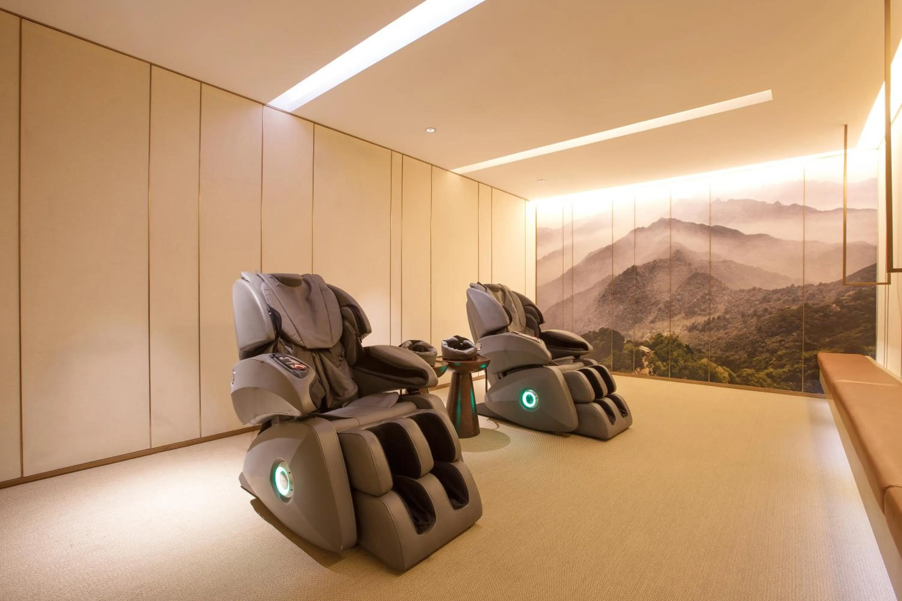 Seating area in Xi'an Bell Tower Atour S Wu Hotel