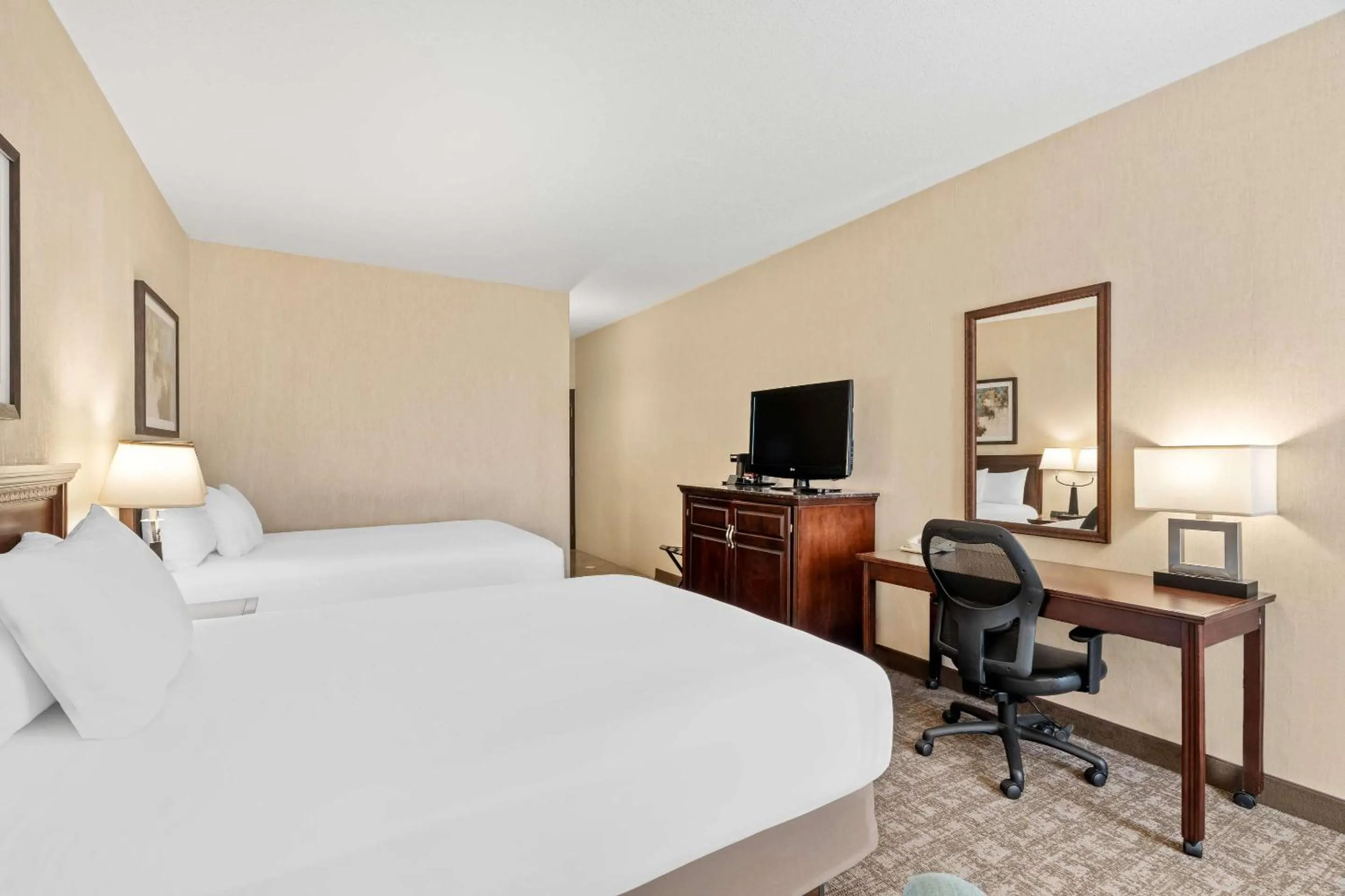 Bedroom, Bed in Prado Hotel by Choice Hotels