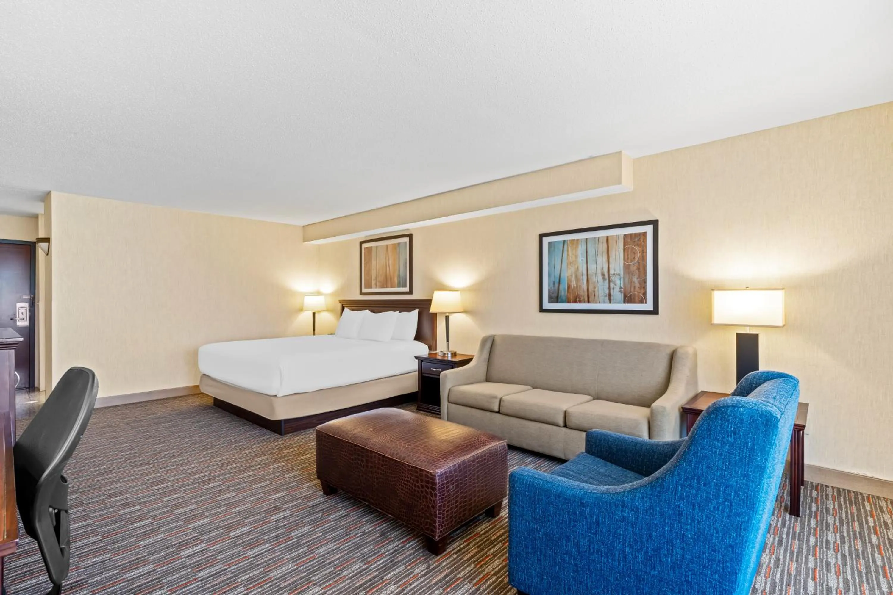 Bed in Prado Hotel by Choice Hotels