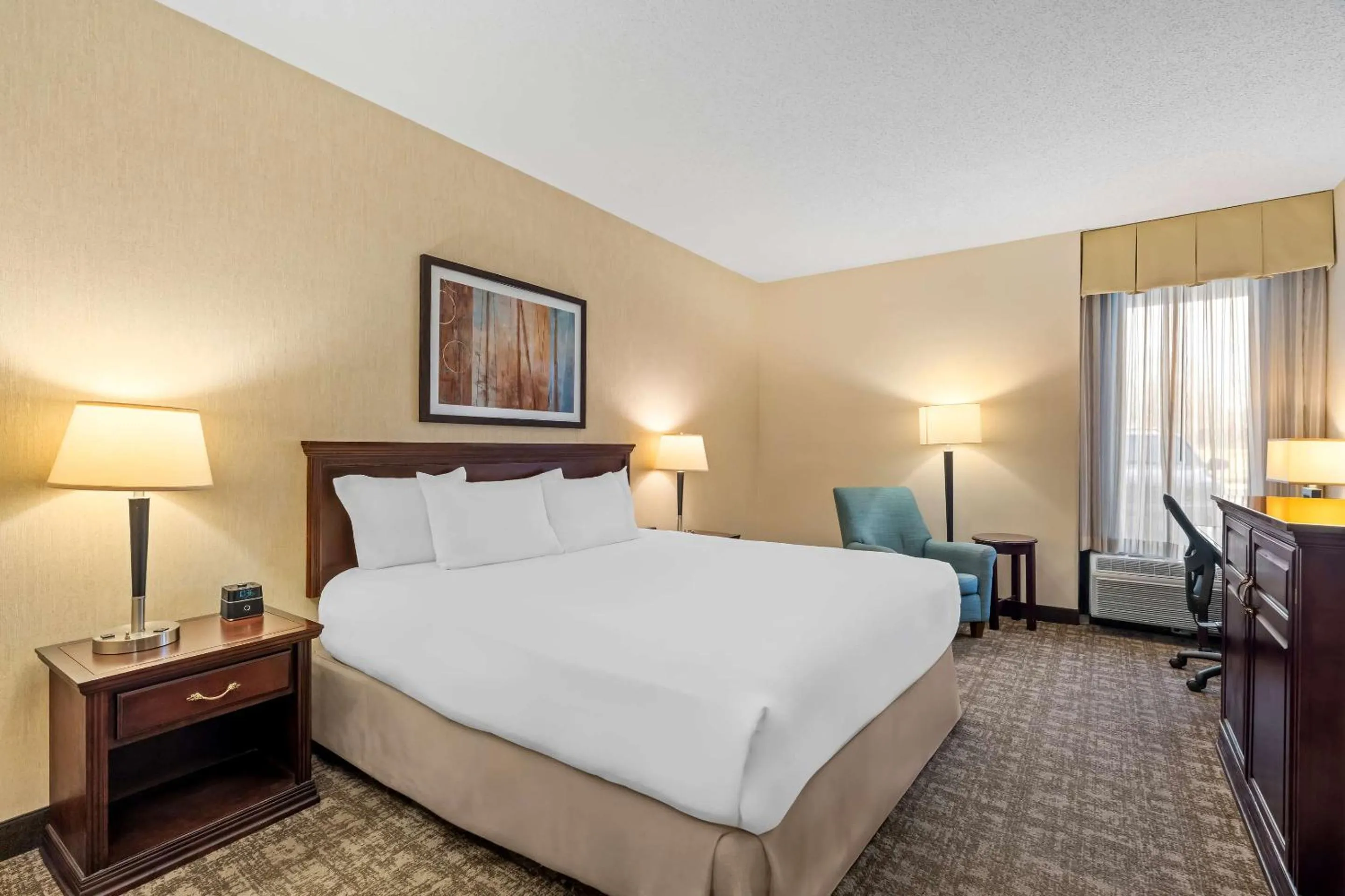 Bedroom, Bed in Prado Hotel by Choice Hotels