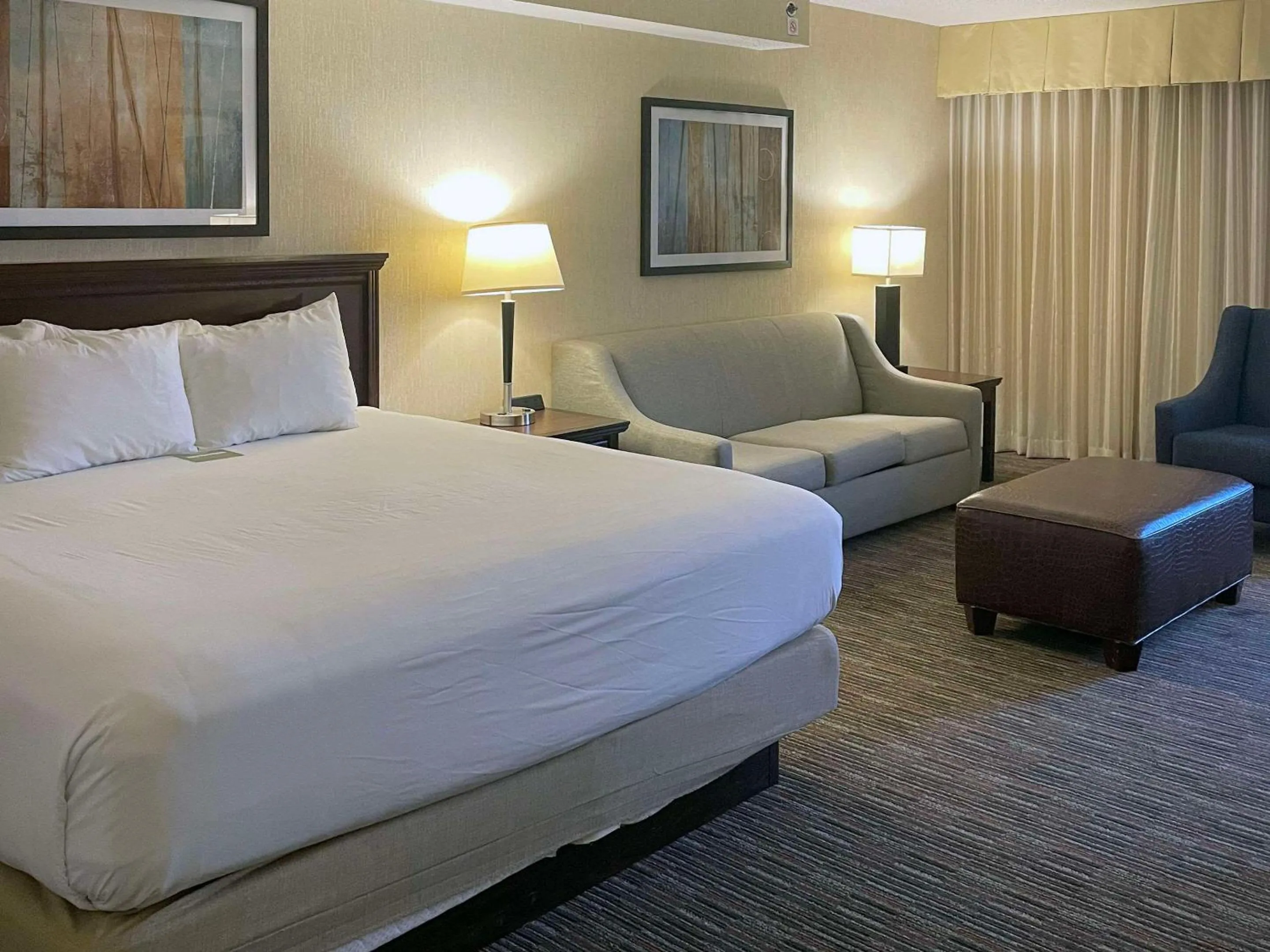 Bedroom, Bed in Prado Hotel by Choice Hotels