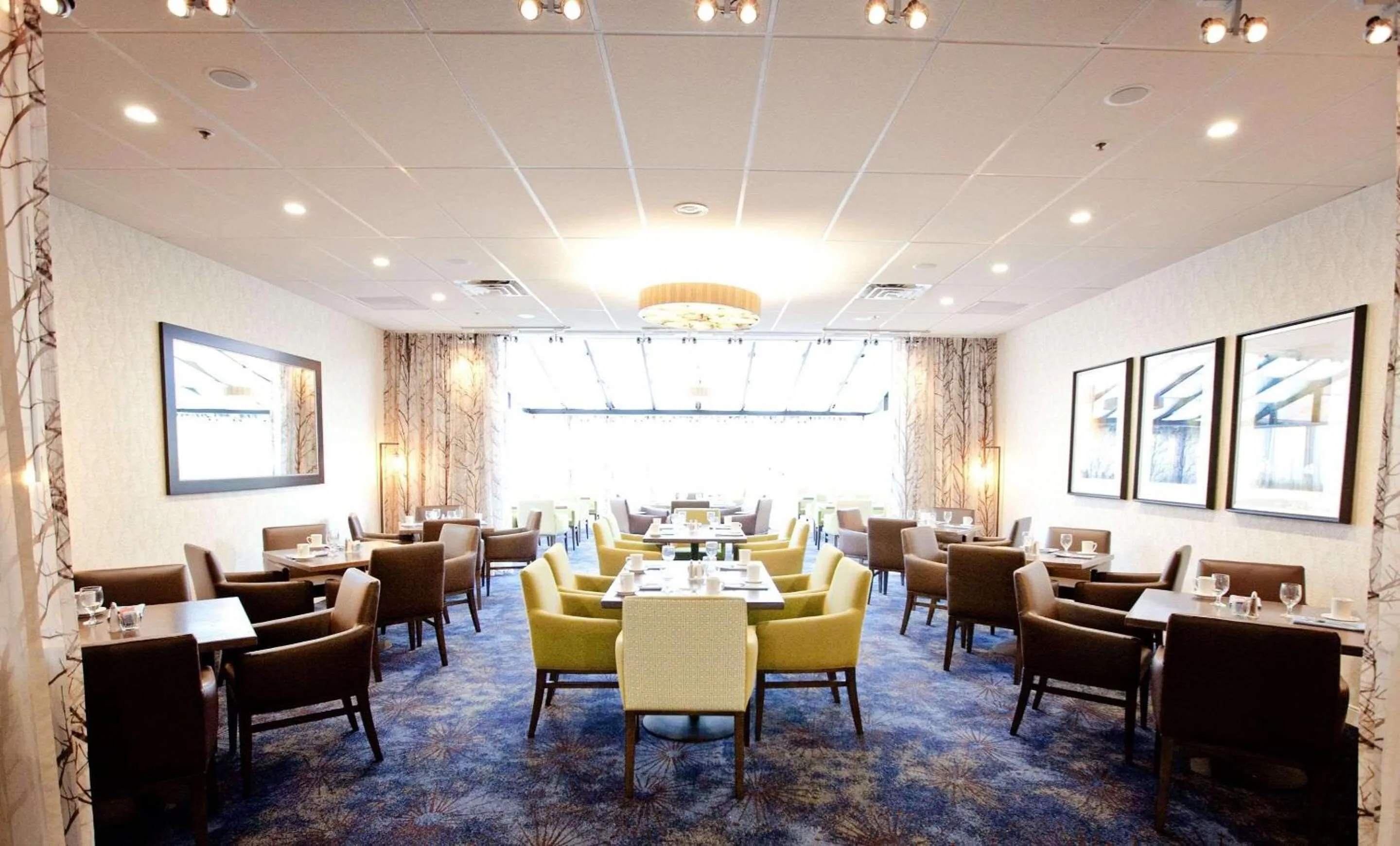 Restaurant/places to eat in Radisson Hotel Corning