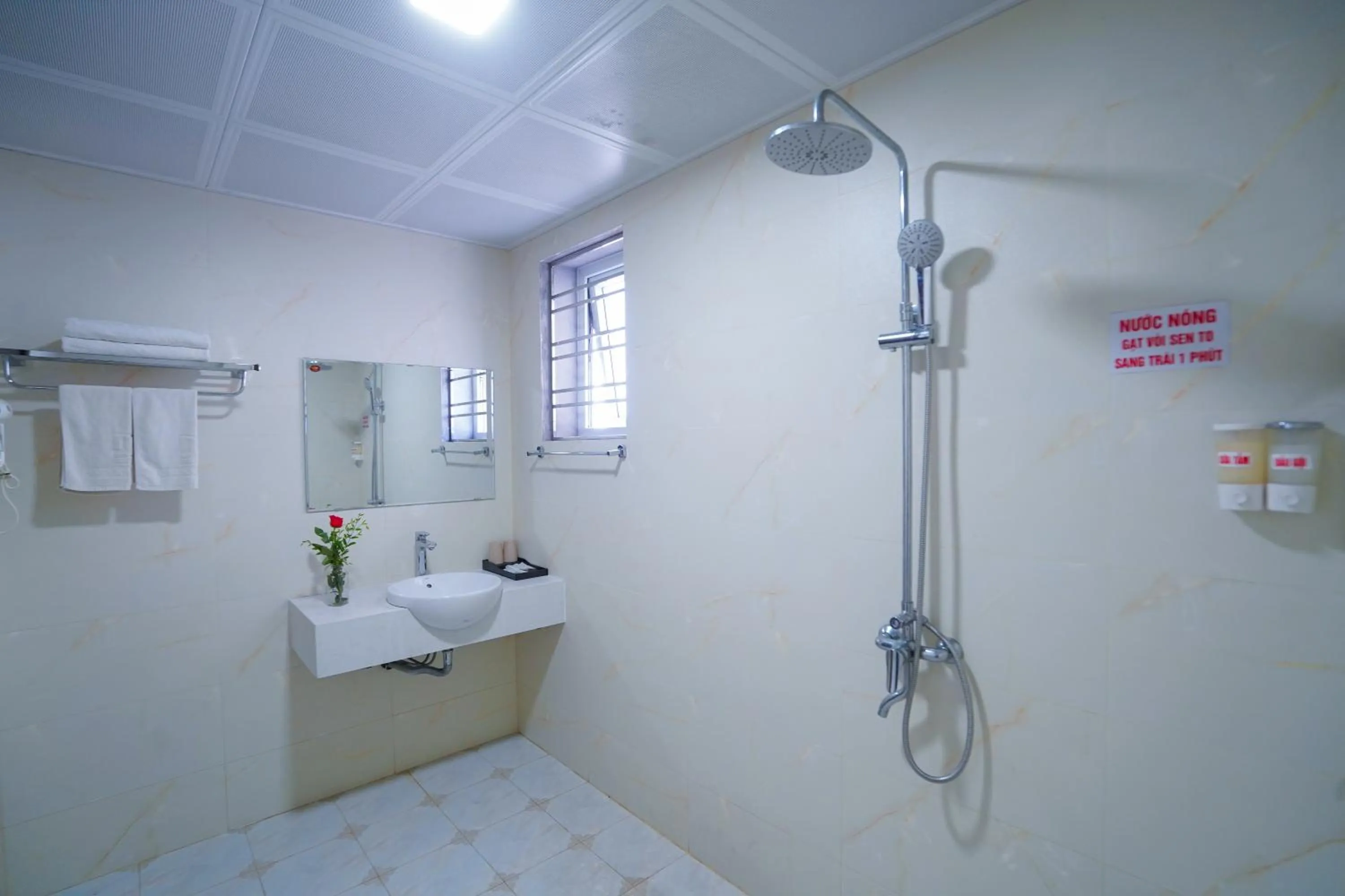 Bathroom in Osaka Ha Long Hotel