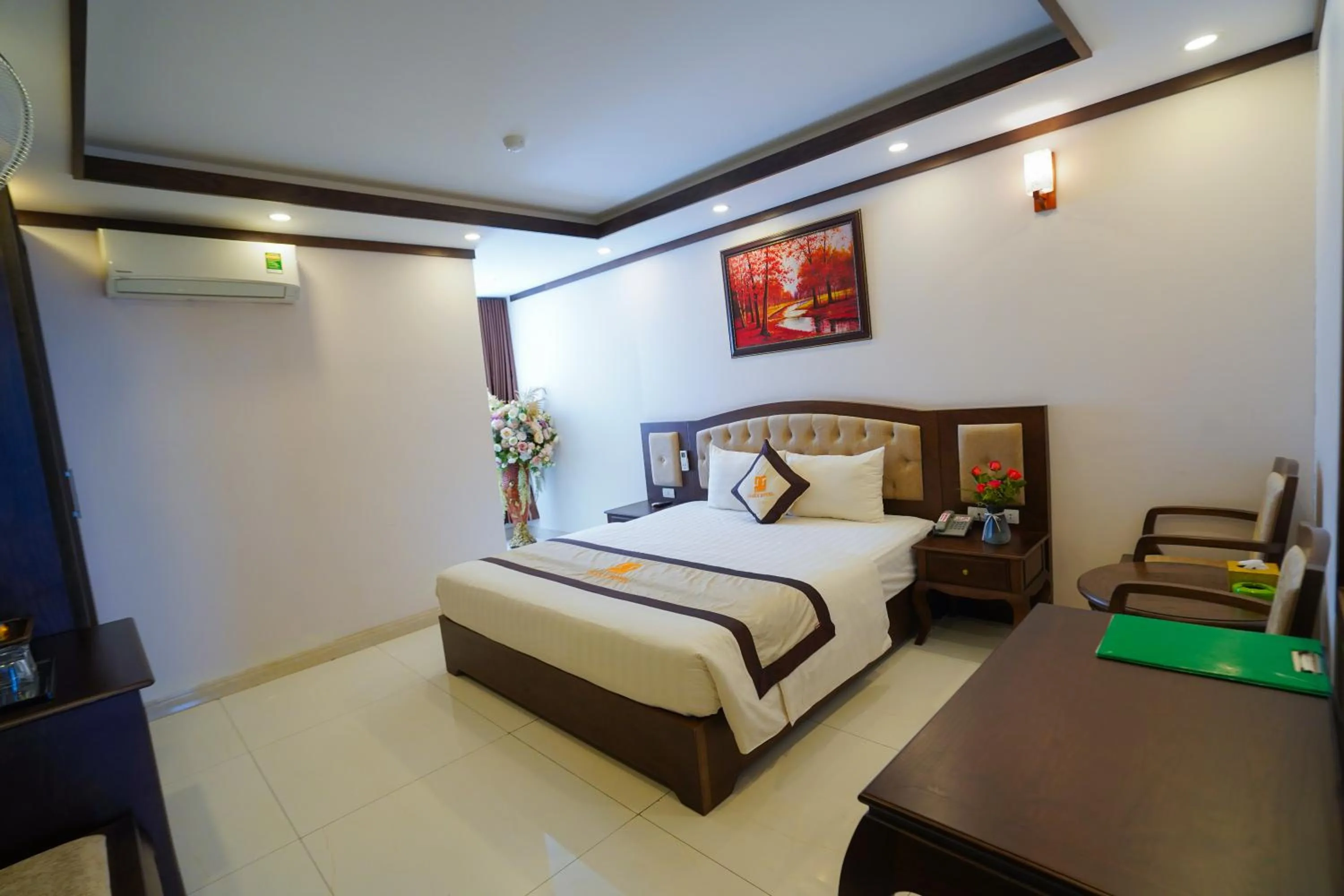 Bedroom in Osaka Ha Long Hotel