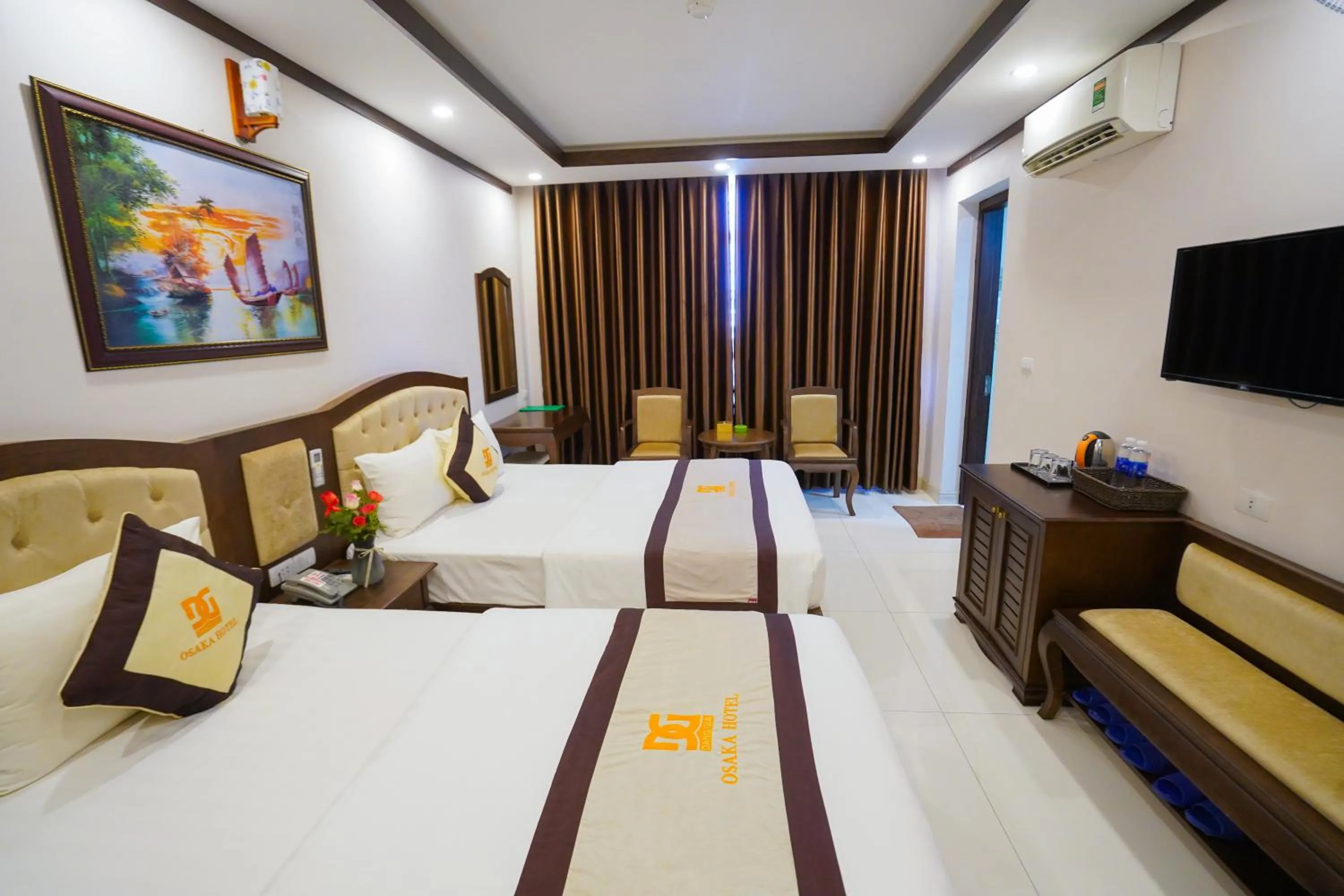 Bed in Osaka Ha Long Hotel