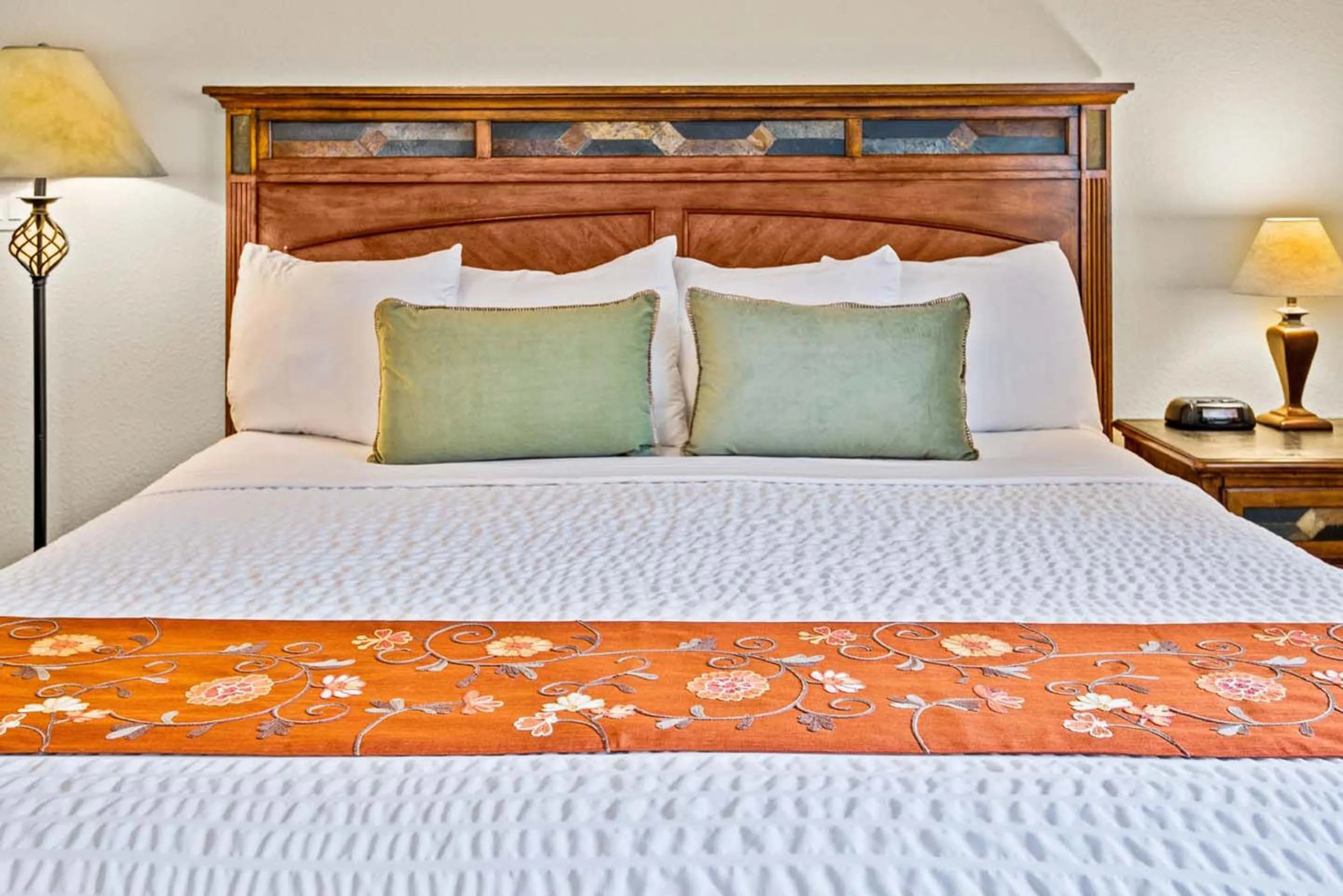 Bedroom, Bed in Box Canyon Lodge and Hot Springs