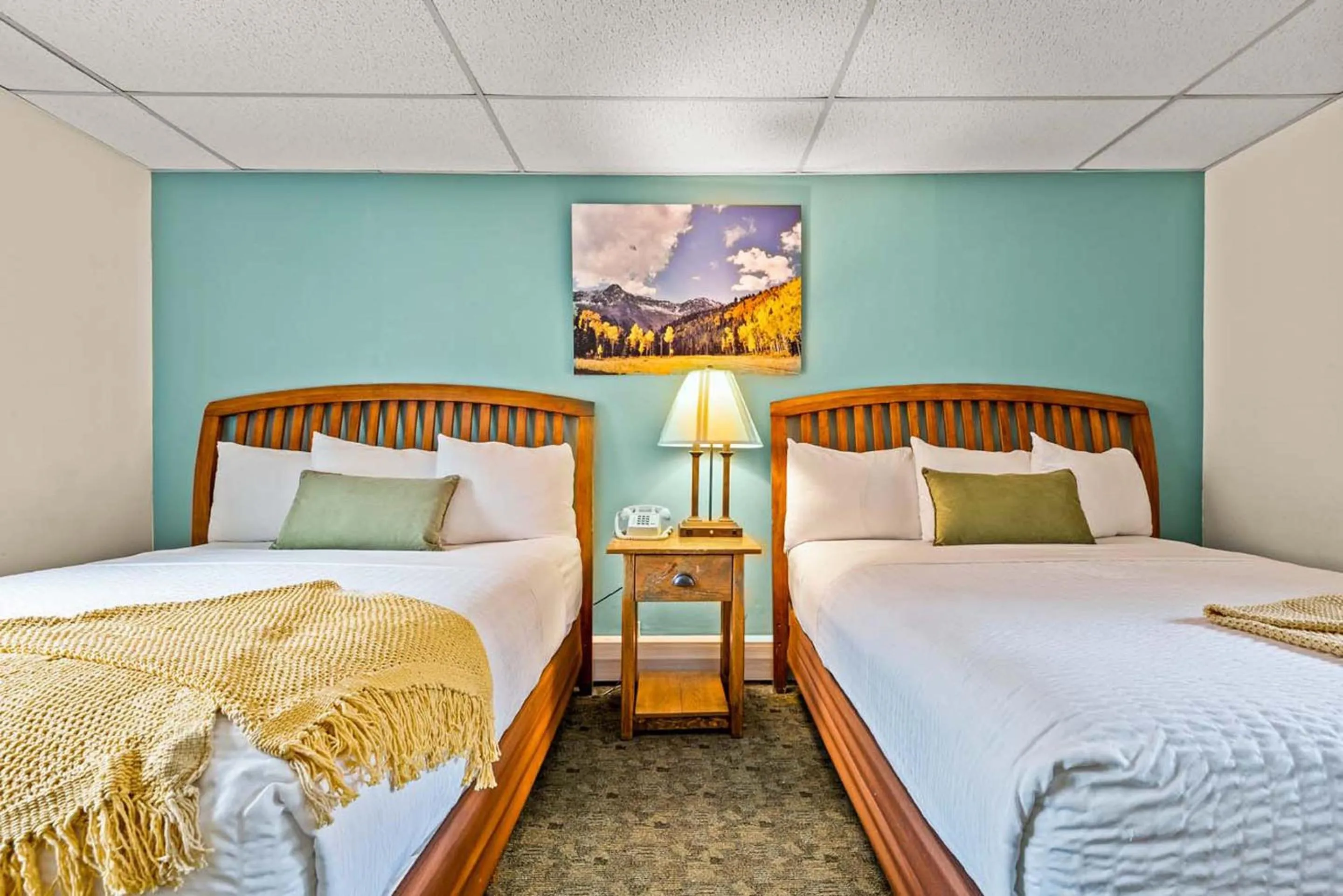 Bedroom, Bed in Box Canyon Lodge and Hot Springs