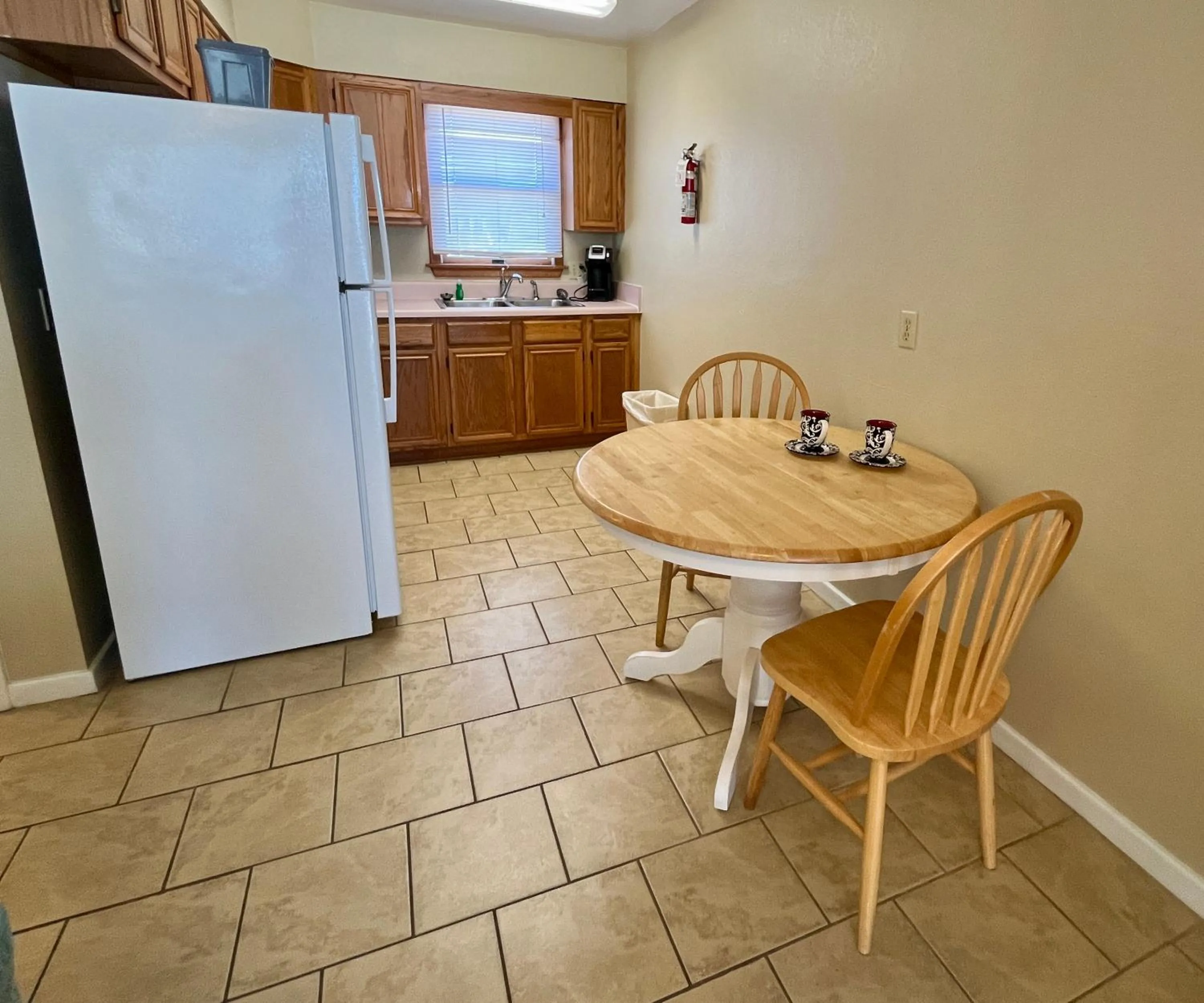 kitchen in Cape Hatteras Motel