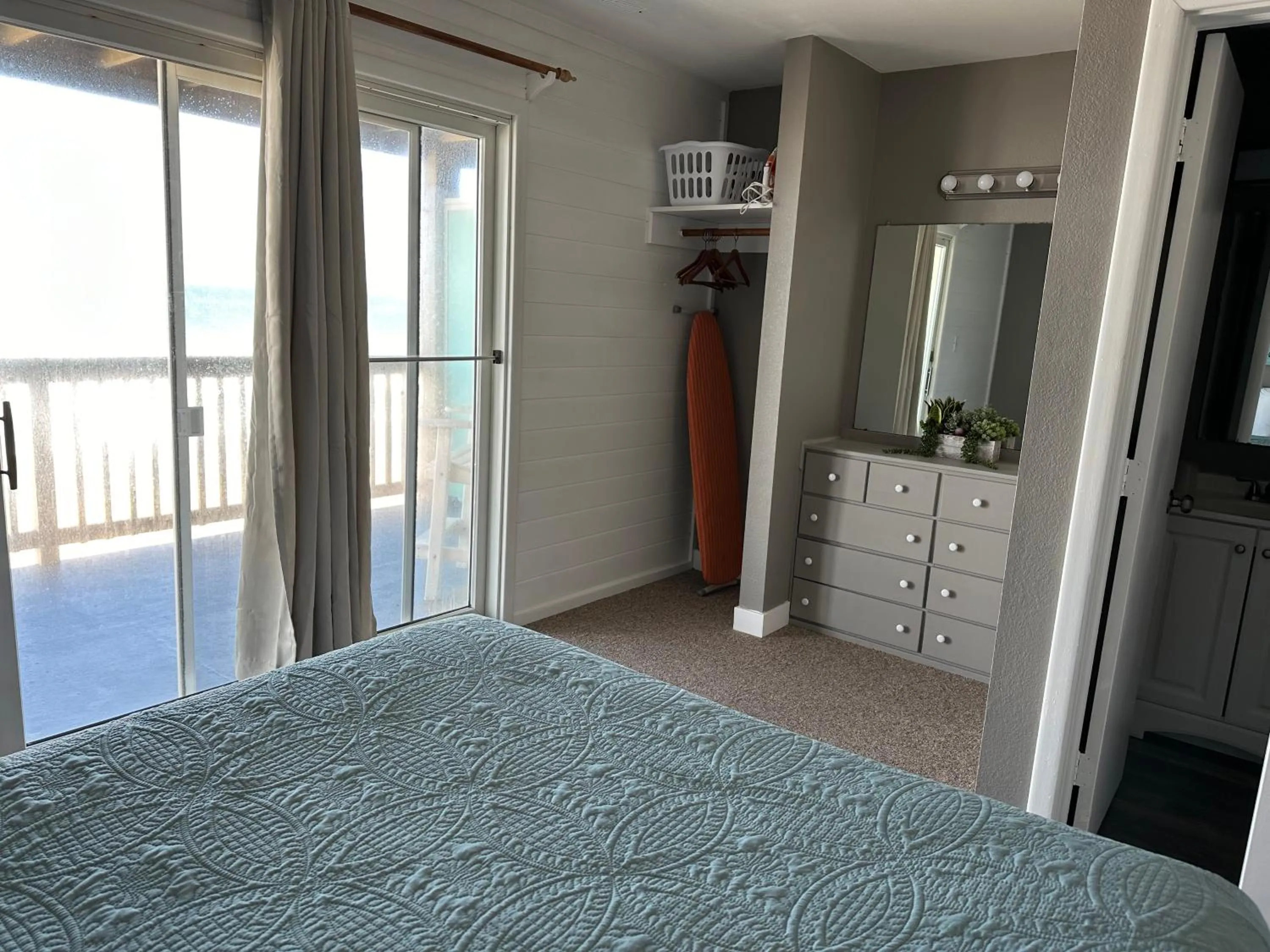 Bedroom, Bed in Cape Hatteras Motel