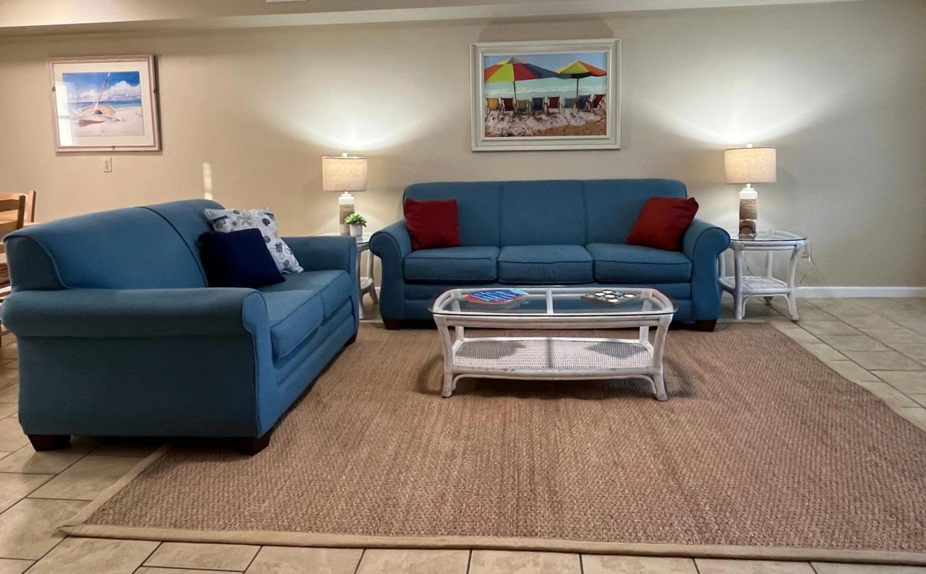 Living room in Cape Hatteras Motel