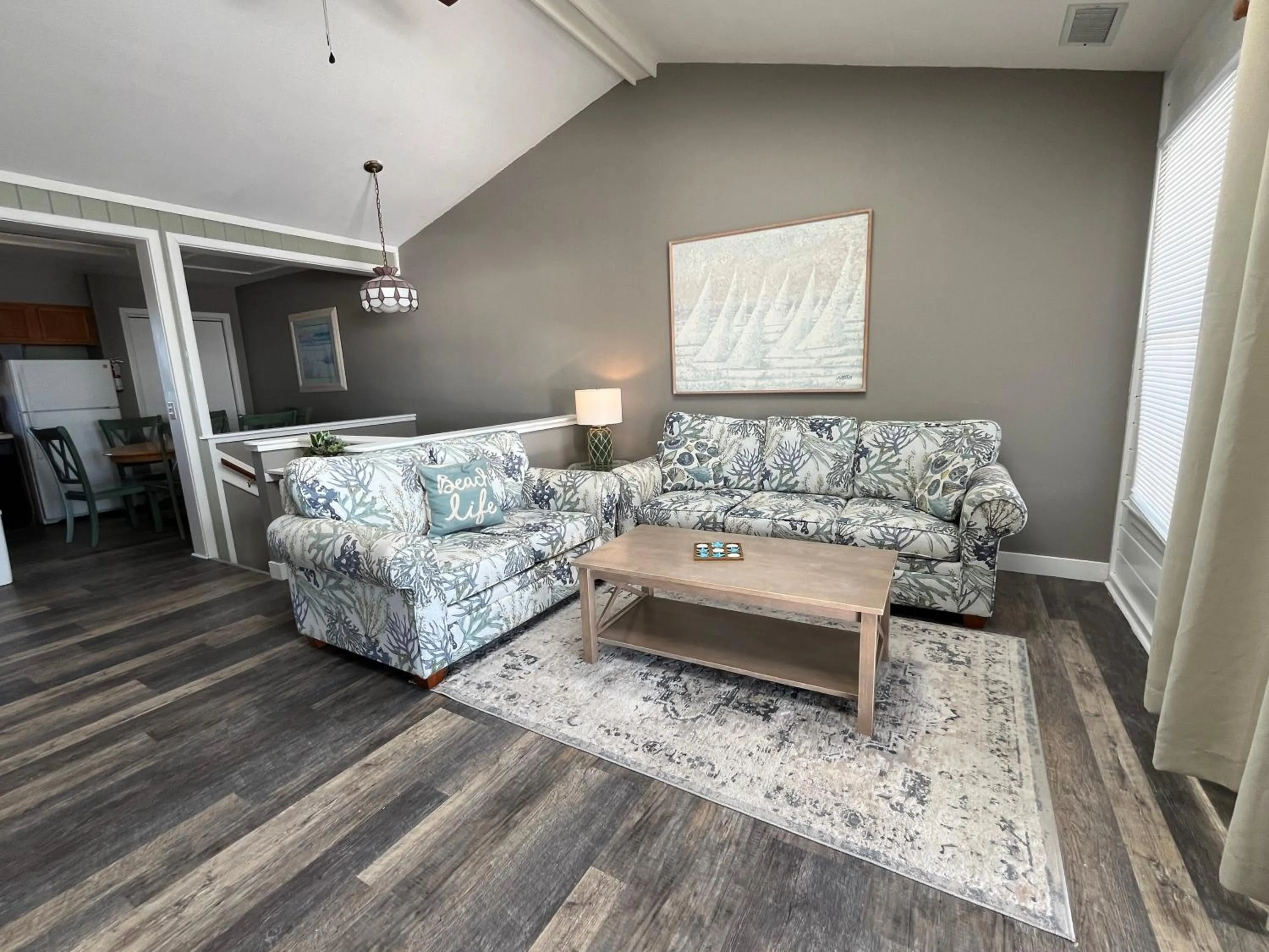 Living room in Cape Hatteras Motel