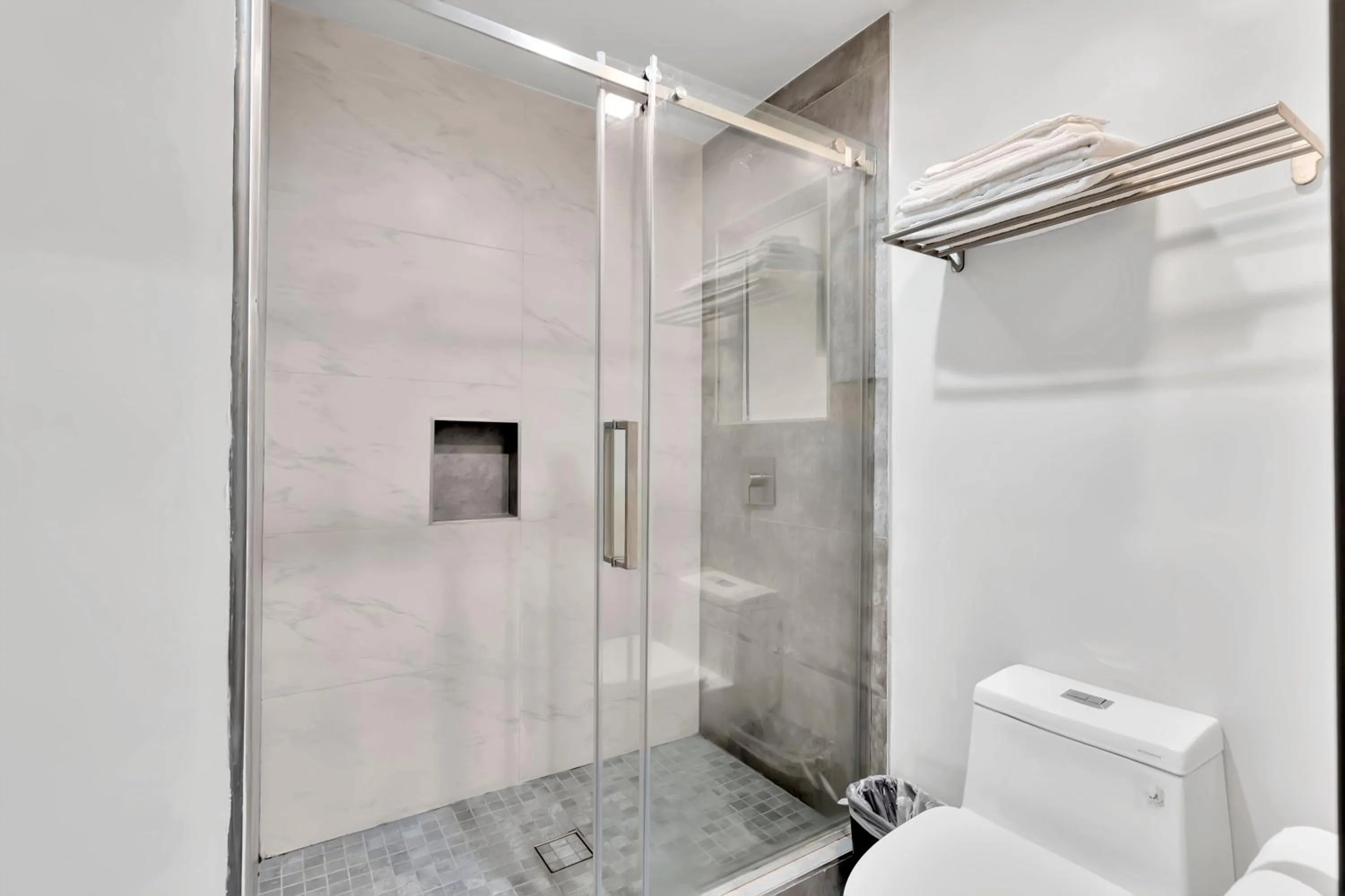 Exclusivo Inn and Suites