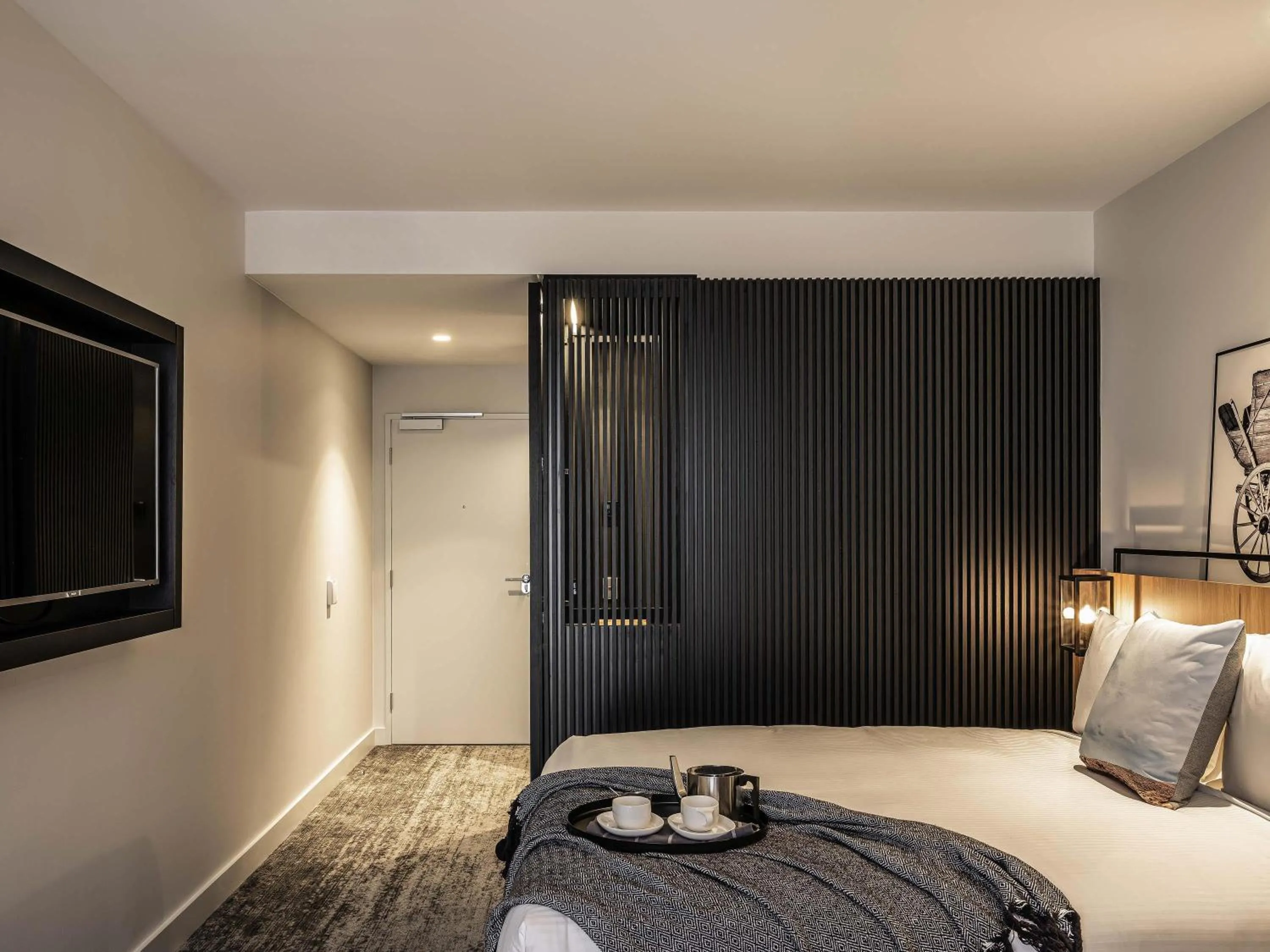 Bedroom, Bed in Mercure Sydney Rouse Hill