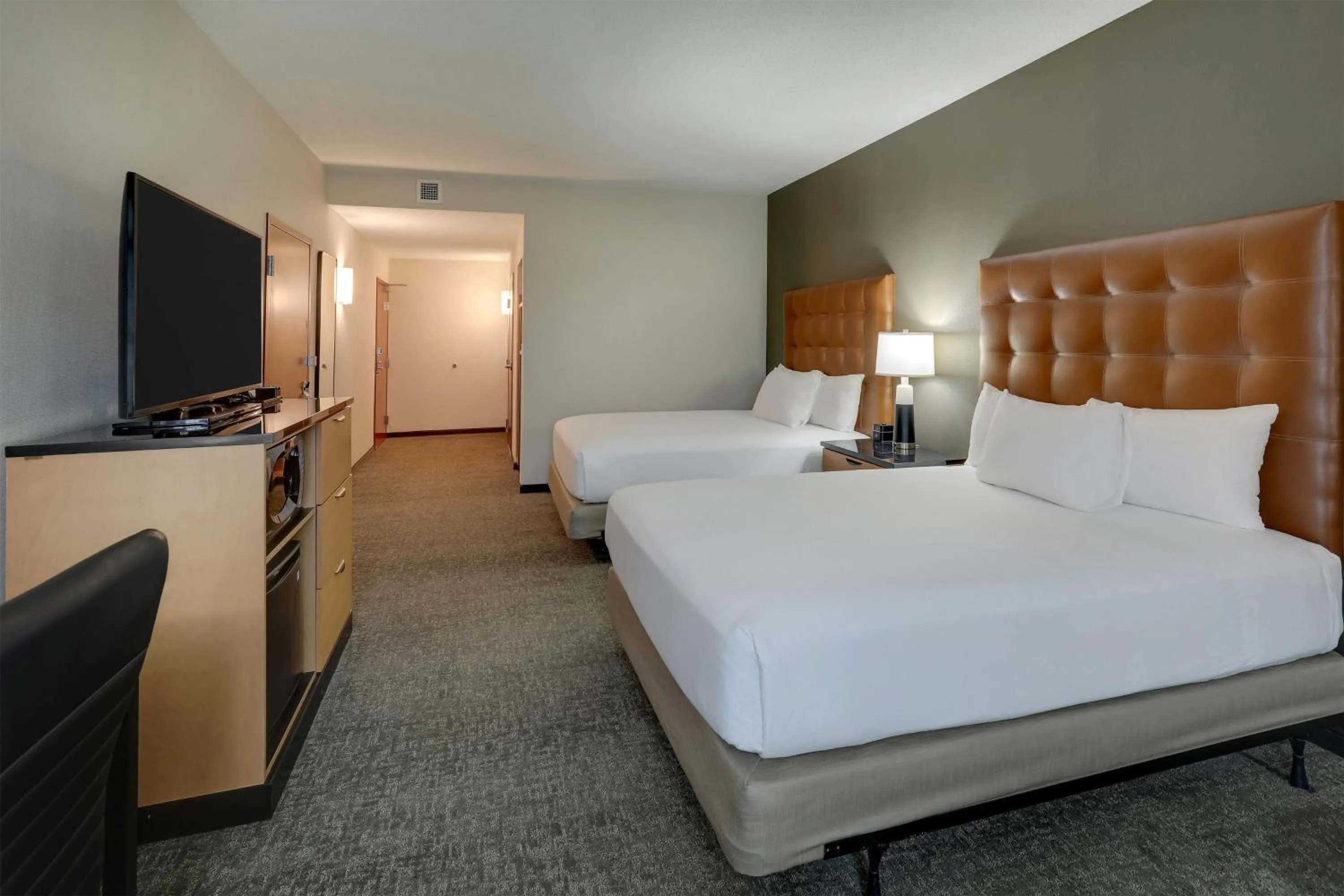 Bedroom, Bed in Drury Inn & Suites Montgomery