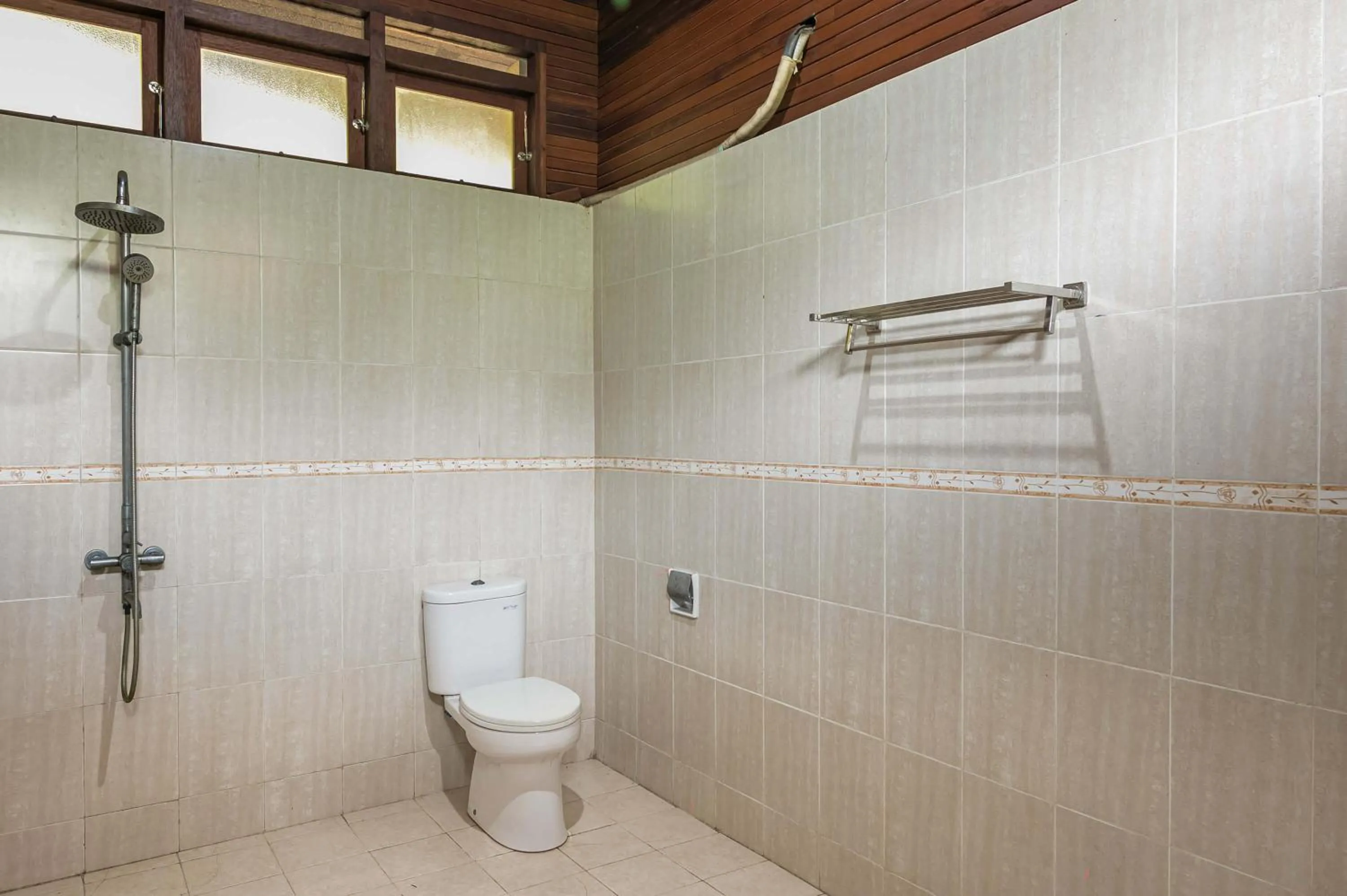 Bathroom in RedDoorz Resort @ Taman Wisata Mangrove