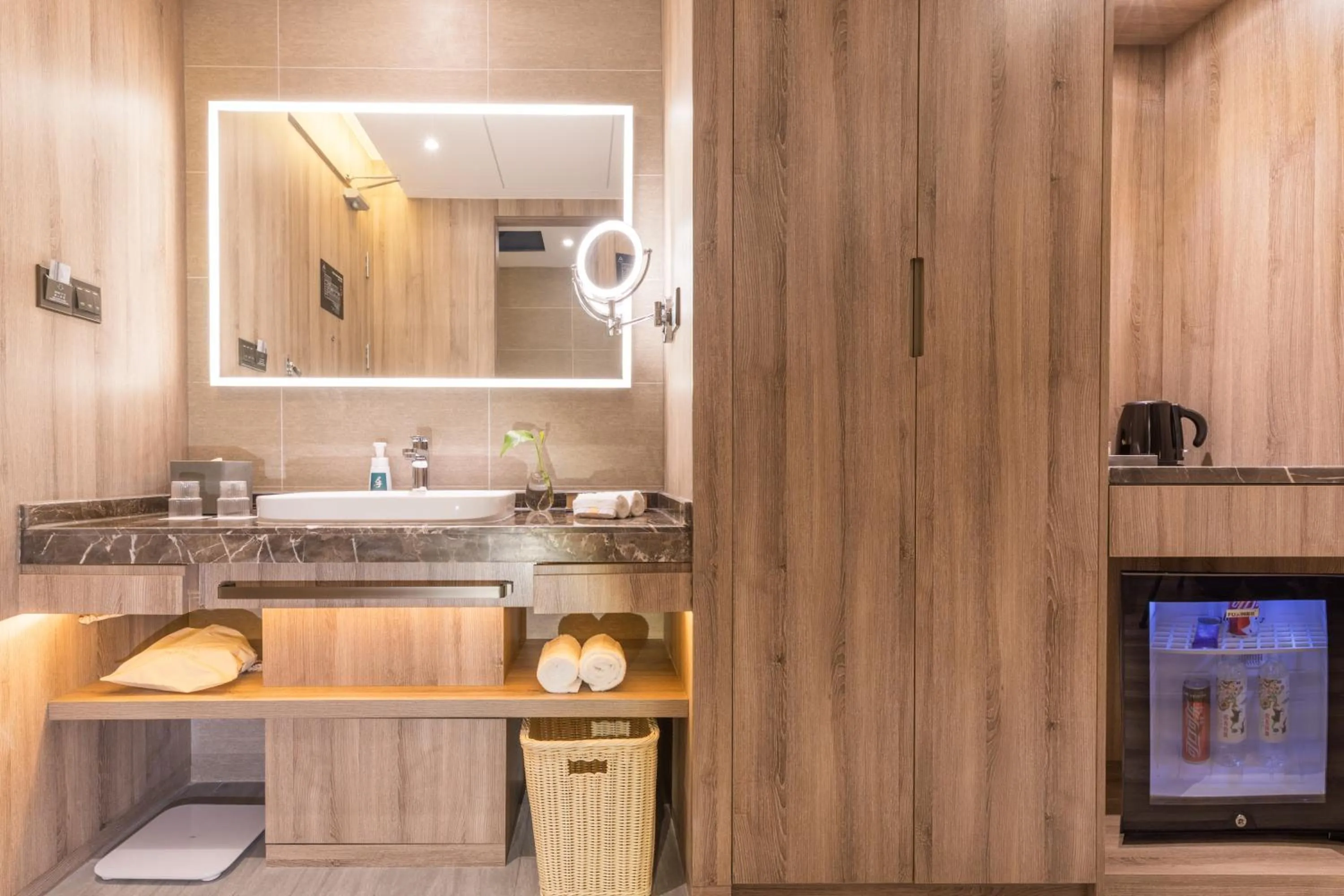 Atour Hotel Huaibei City Government Plaza