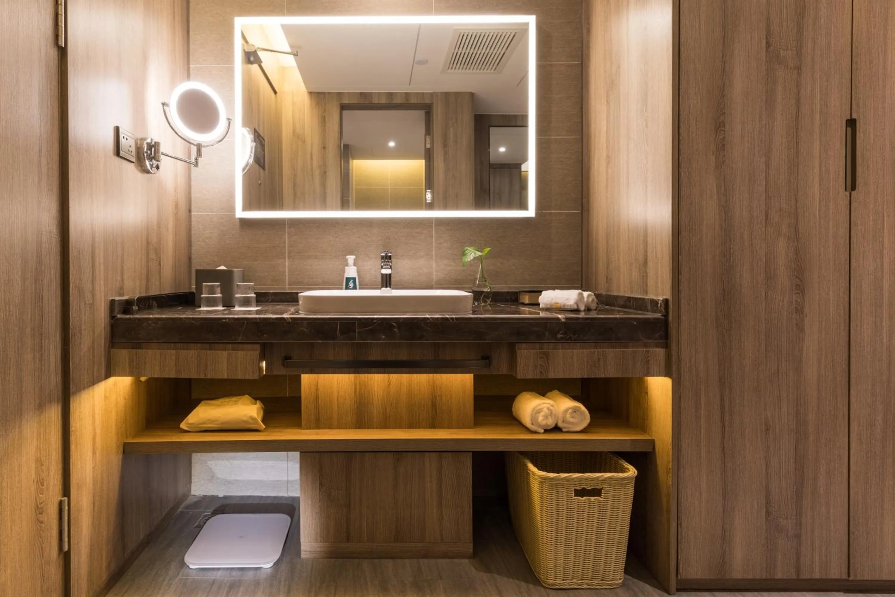 Atour Hotel Huaibei City Government Plaza