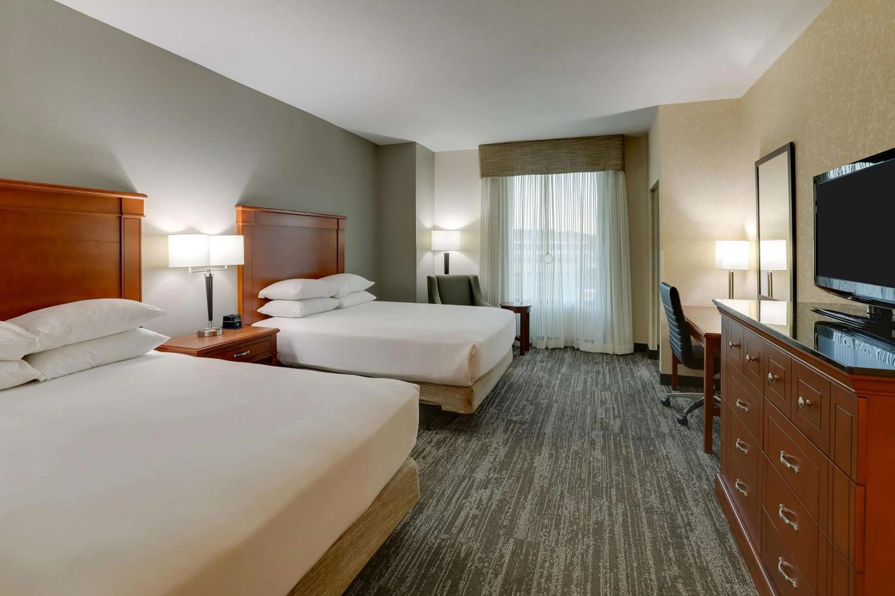 Bedroom, Bed in Drury Inn & Suites Independence Kansas City