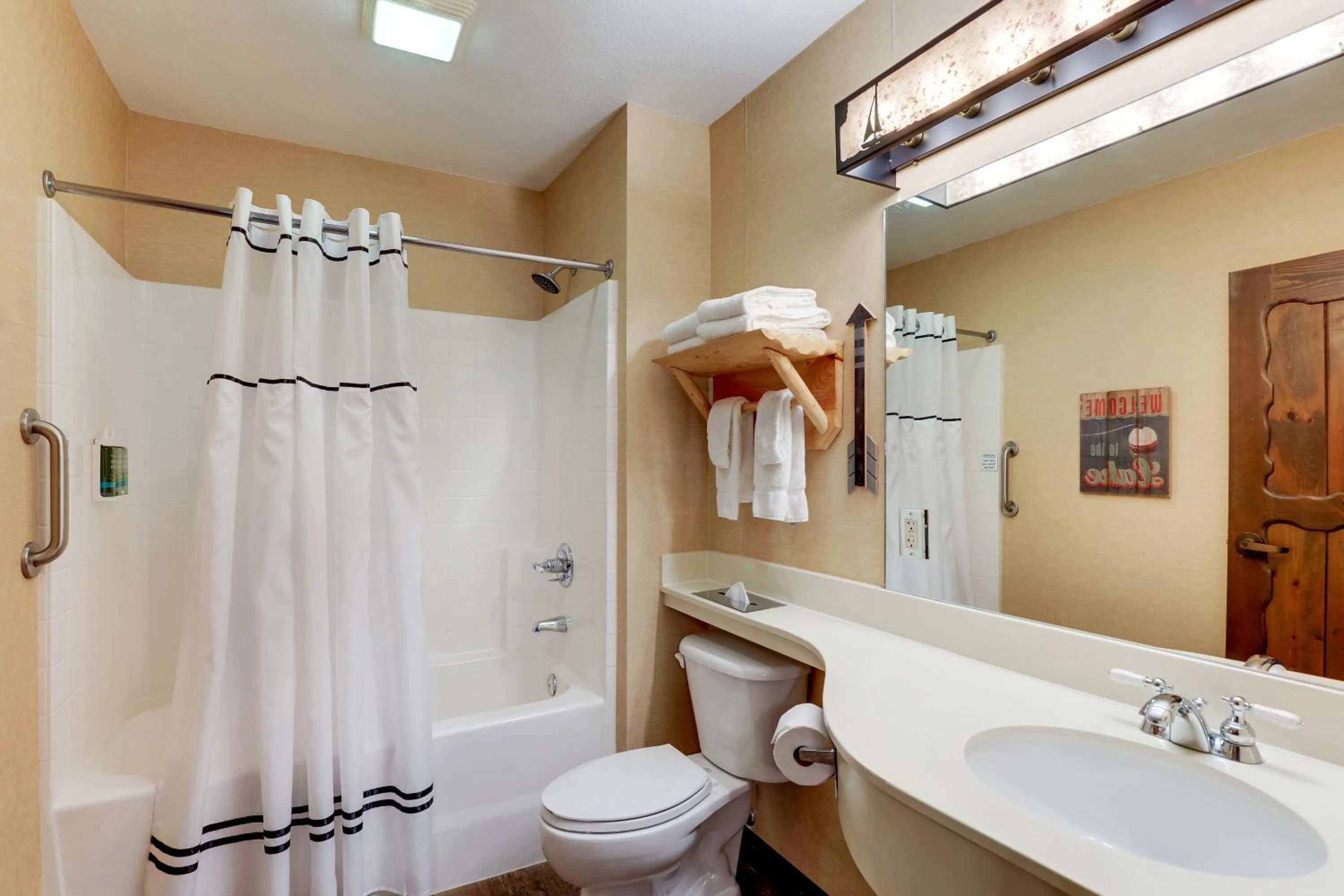 Shower in Stoney Creek Hotel Columbia