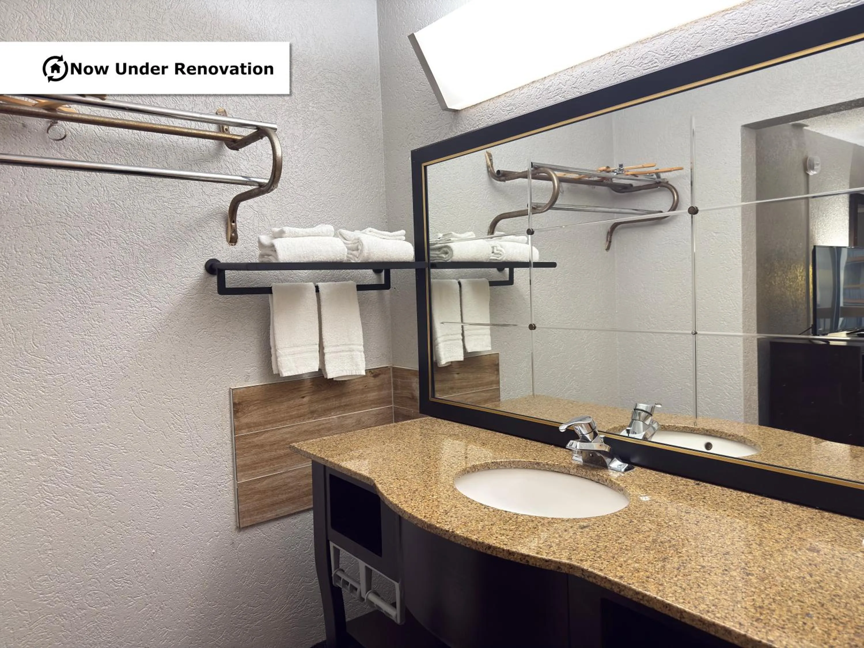 Public Bath in The Lodge Hotel and Banquets