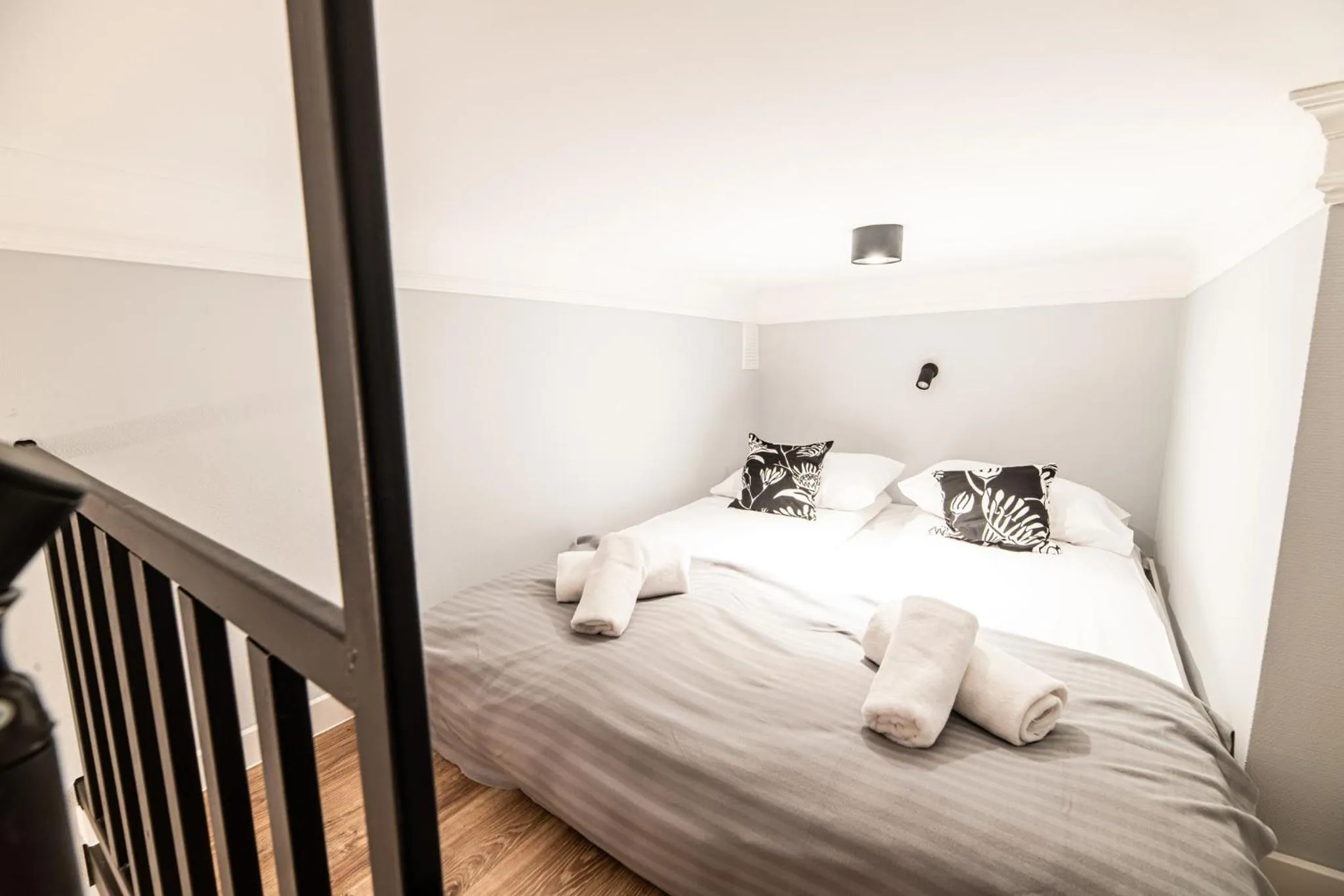 Bed in Lubomirskiego 23 Residence - great location, 10 min to Main Square by foot, right next to Main Rail and Bus Station